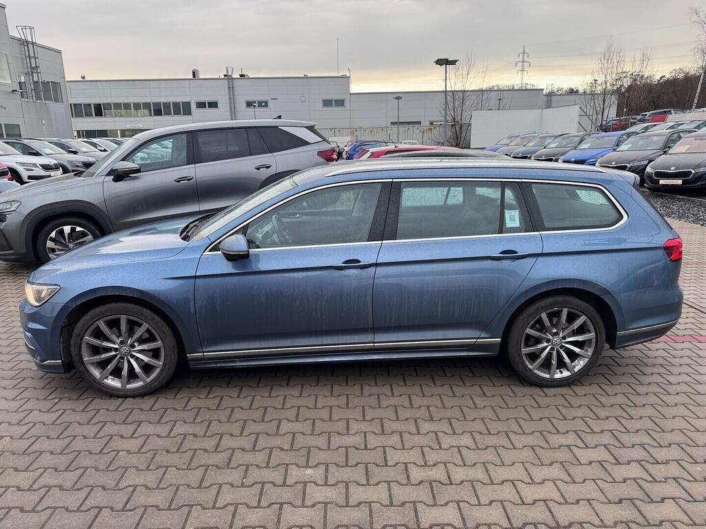 O419V08152_12.webp_PASSAT R-Line 2.0 TDI 110 kW manuál