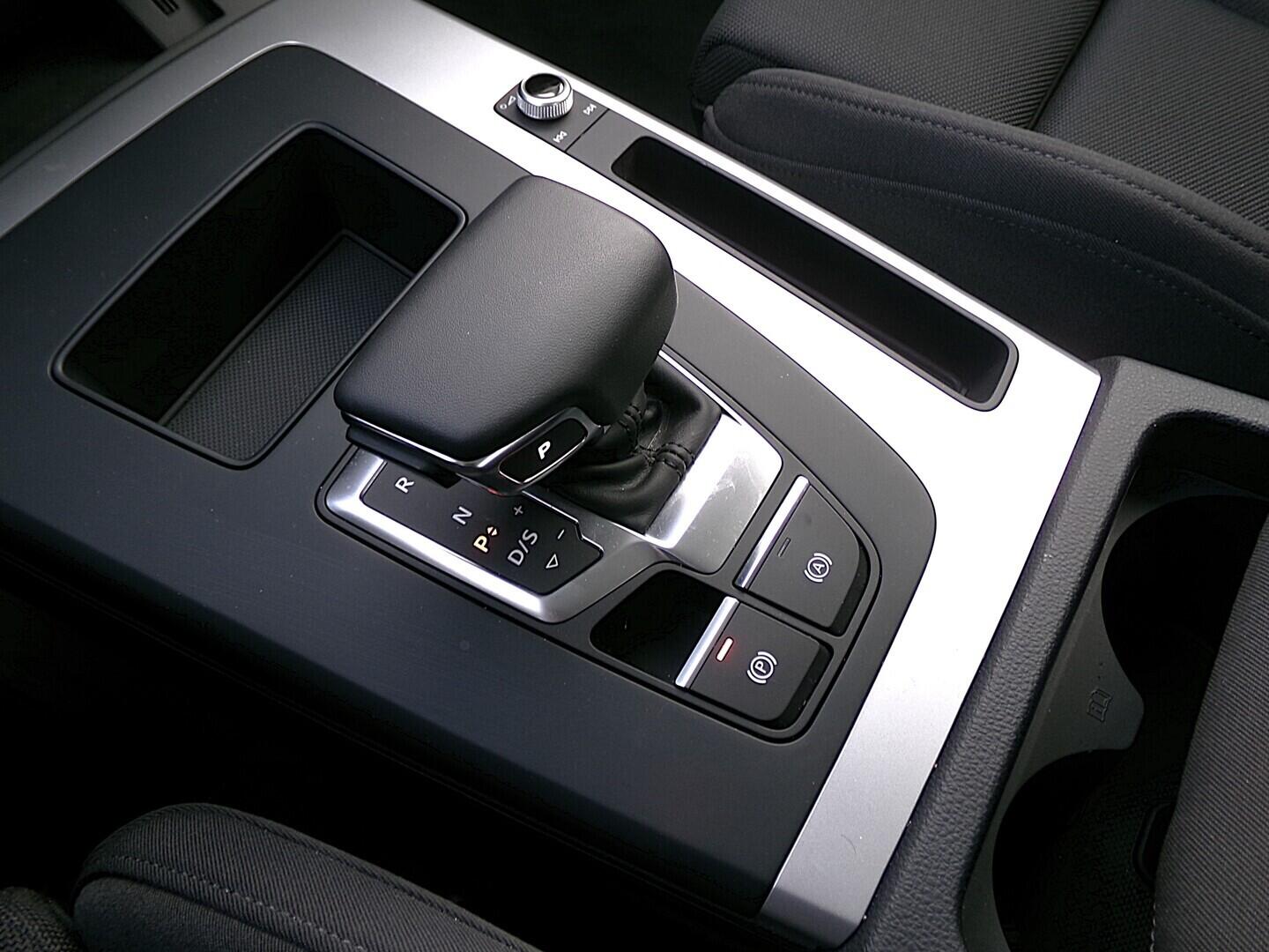 O419V08154_33.webp_Q5  2.0 TDI 150 kW automat, DPH