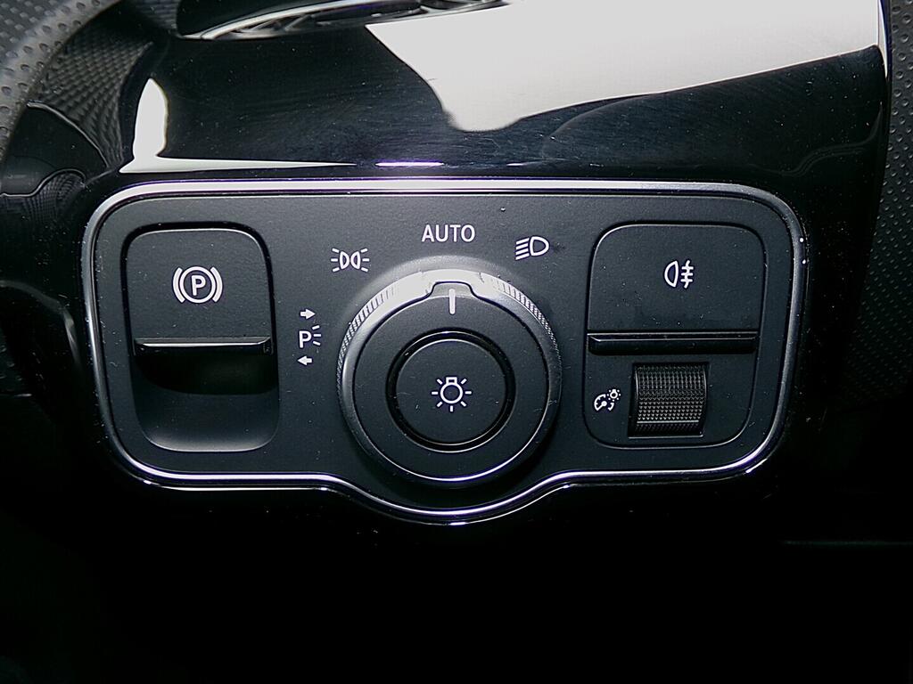 O419V08155_22.webp_CLA Progressive Linie 1.3  M282 DE 14 AL 120 kW automat