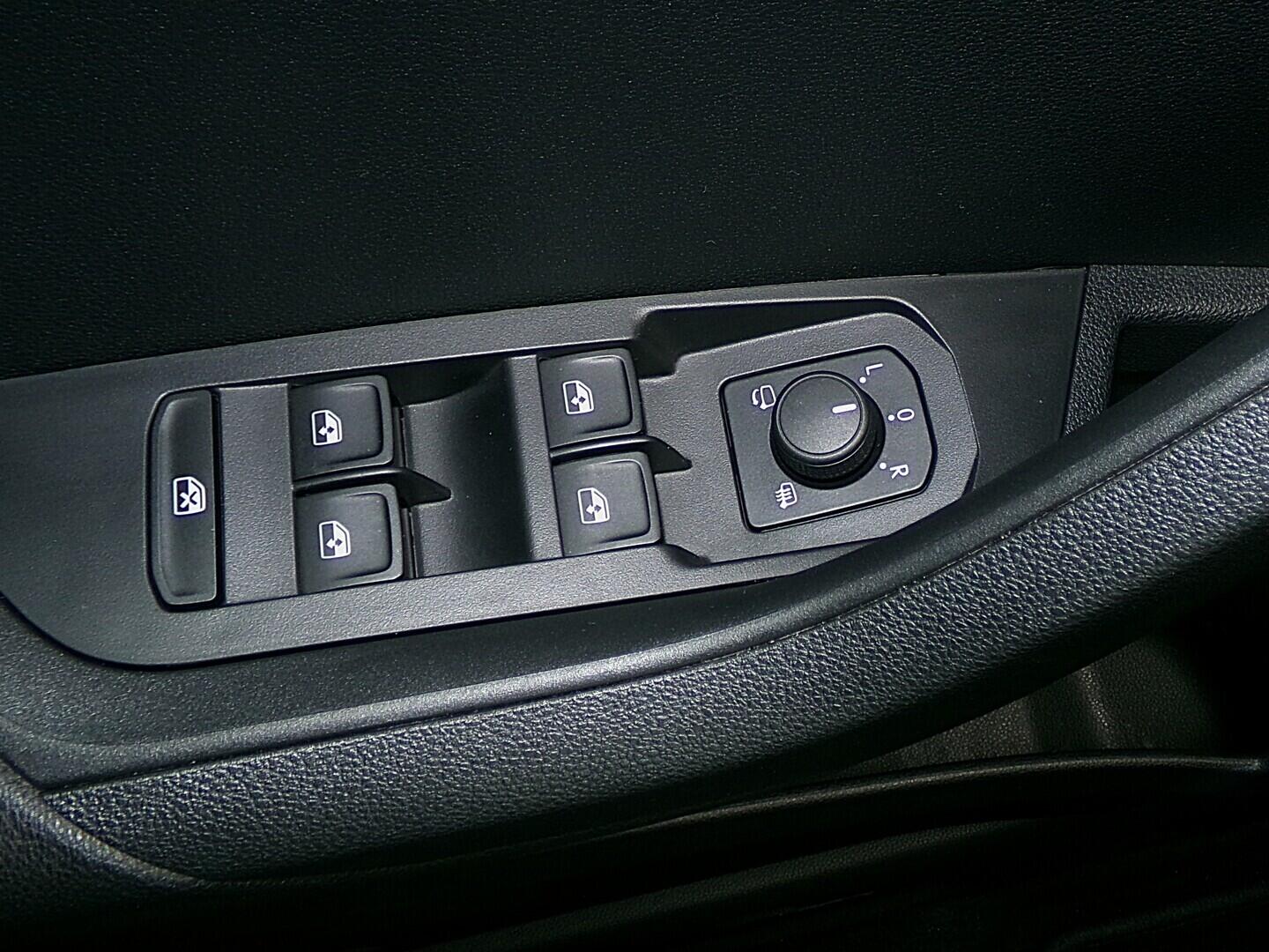 O419V08156_21.webp_KAROQ SportLine 1.5 TSI 110 kW automat, DPH