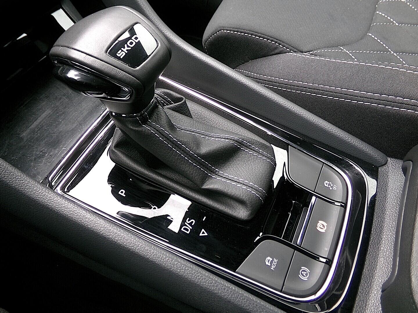 O419V08156_35.webp_KAROQ SportLine 1.5 TSI 110 kW automat, DPH