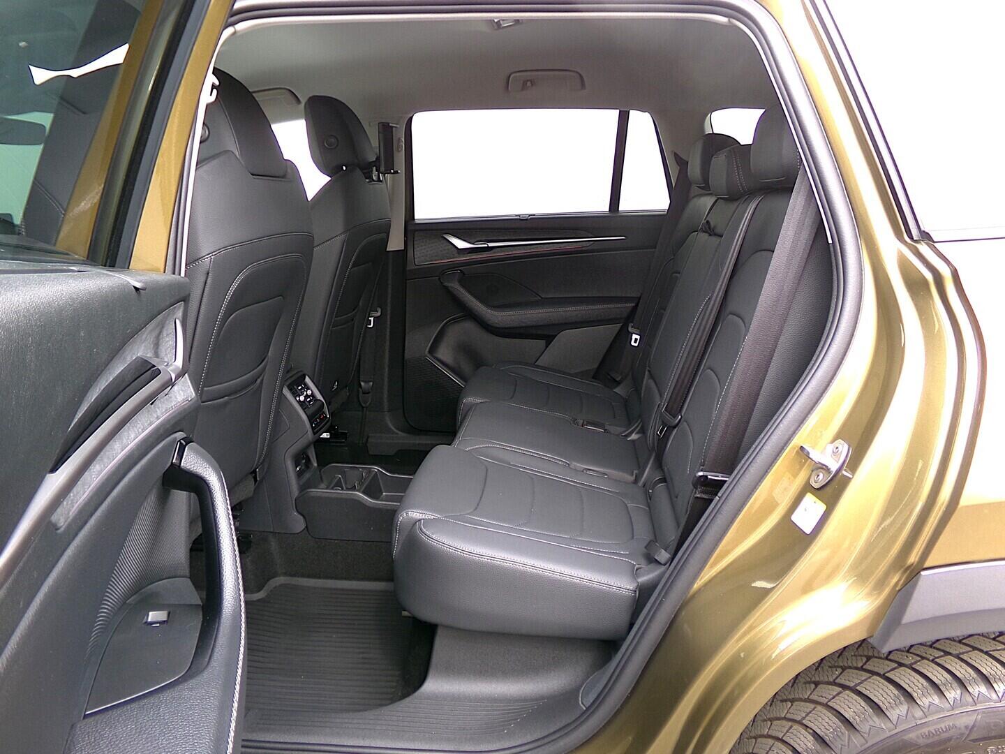 O419V08157_36.webp_KODIAQ Exclusive Selection 2.0 TDI 142 kW automat, DPH