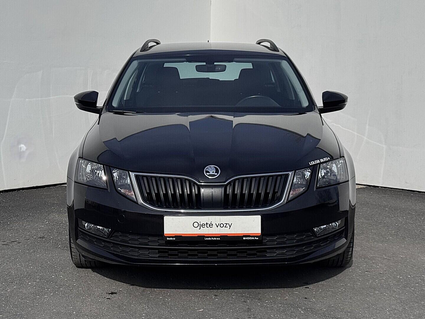 O419V08162_13.webp_OCTAVIA Ambition 1.6 TDI 85 kW manuál