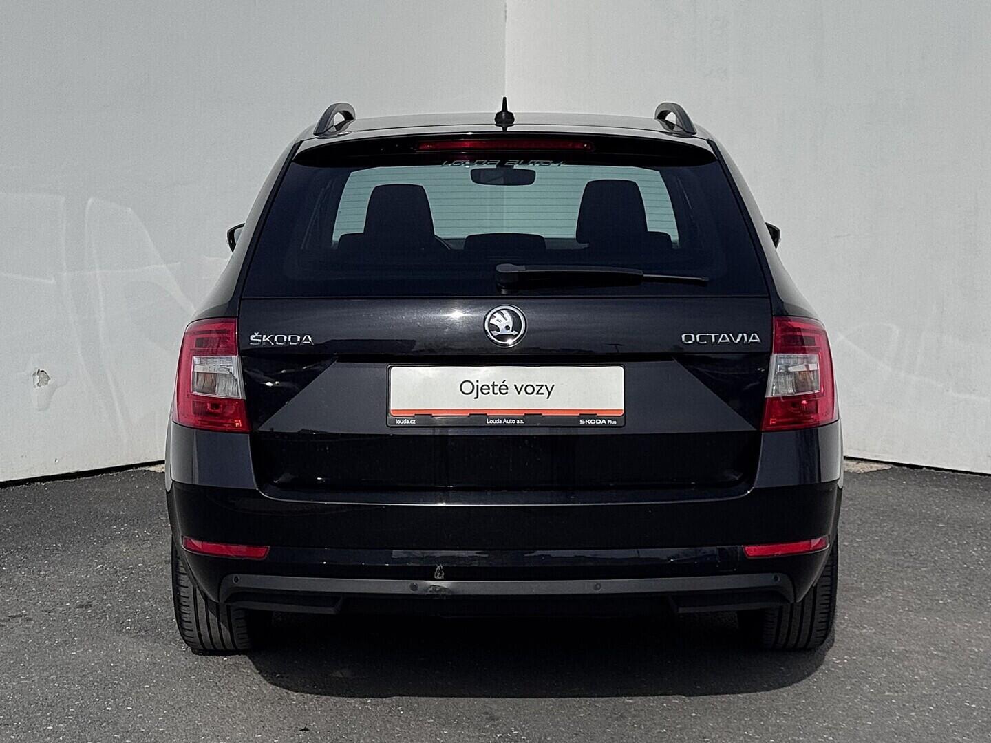 O419V08162_17.webp_OCTAVIA Ambition 1.6 TDI 85 kW manuál