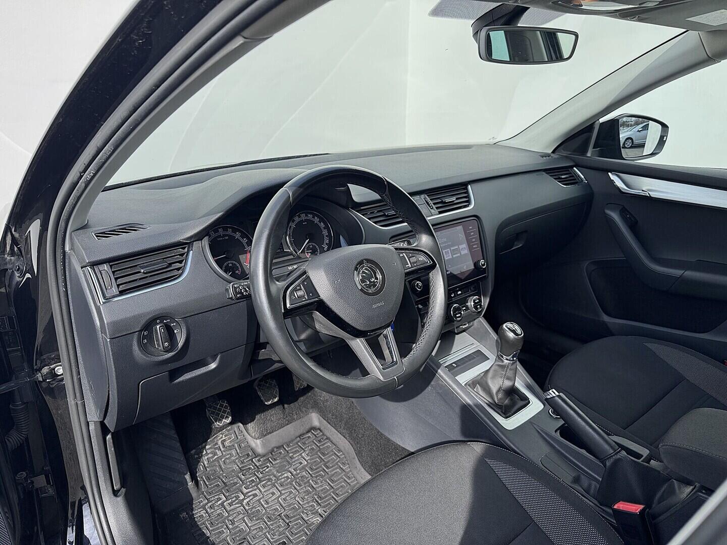 O419V08162_19.webp_OCTAVIA Ambition 1.6 TDI 85 kW manuál