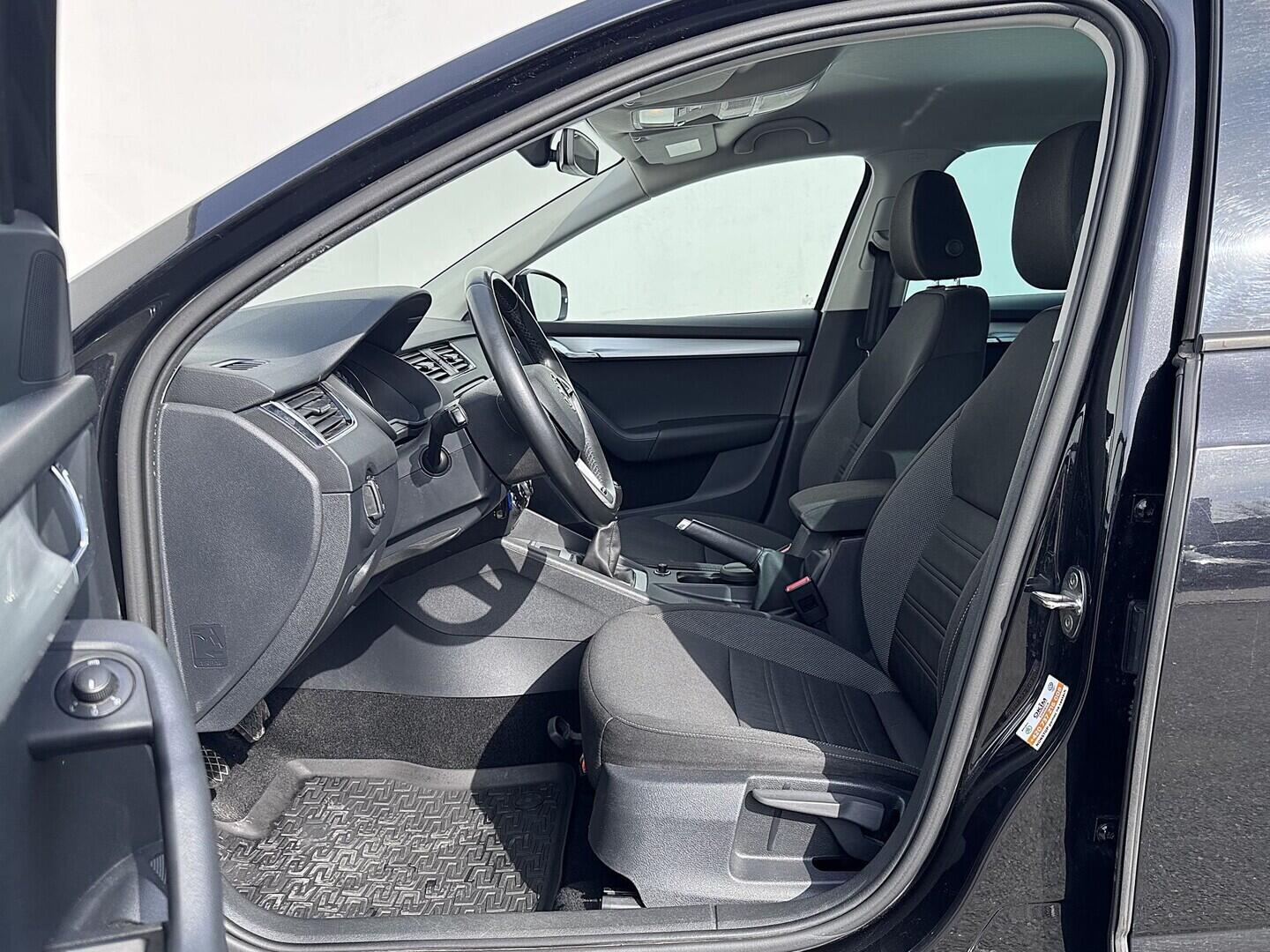 O419V08162_20.webp_OCTAVIA Ambition 1.6 TDI 85 kW manuál