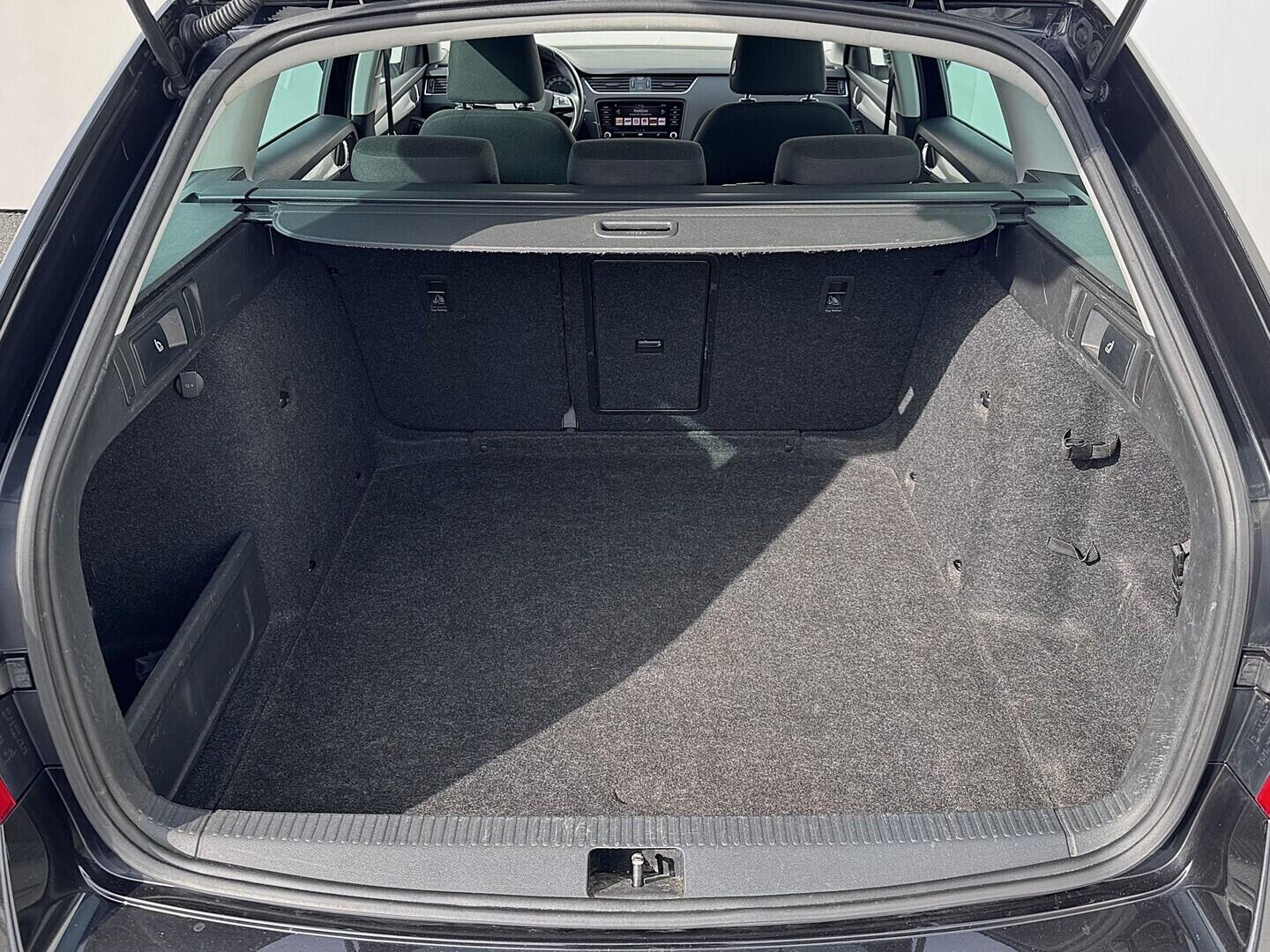 O419V08162_33.webp_OCTAVIA Ambition 1.6 TDI 85 kW manuál