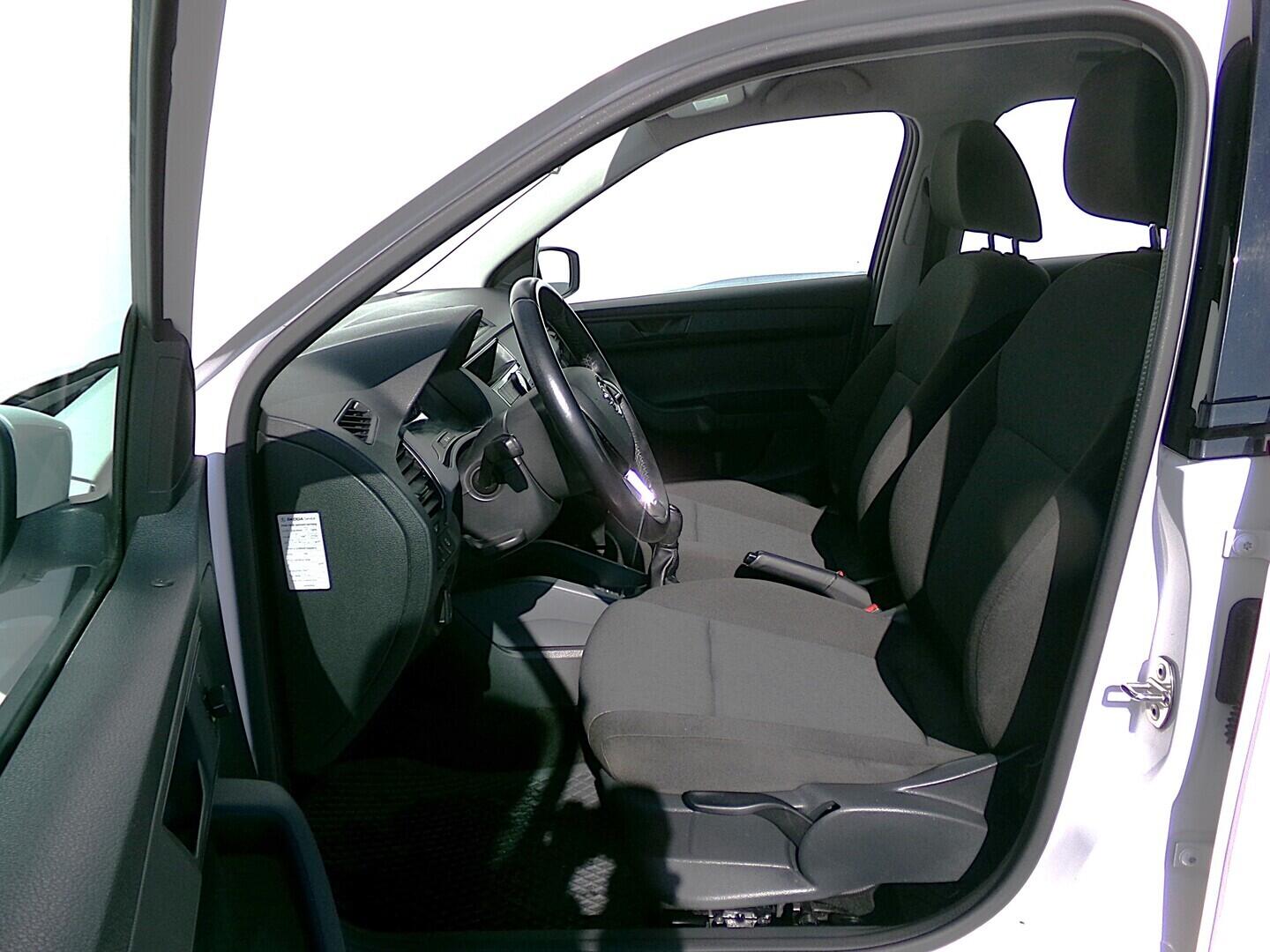 O419V08164_20.webp_FABIA Active 1.0 TSI 70 kW manuál