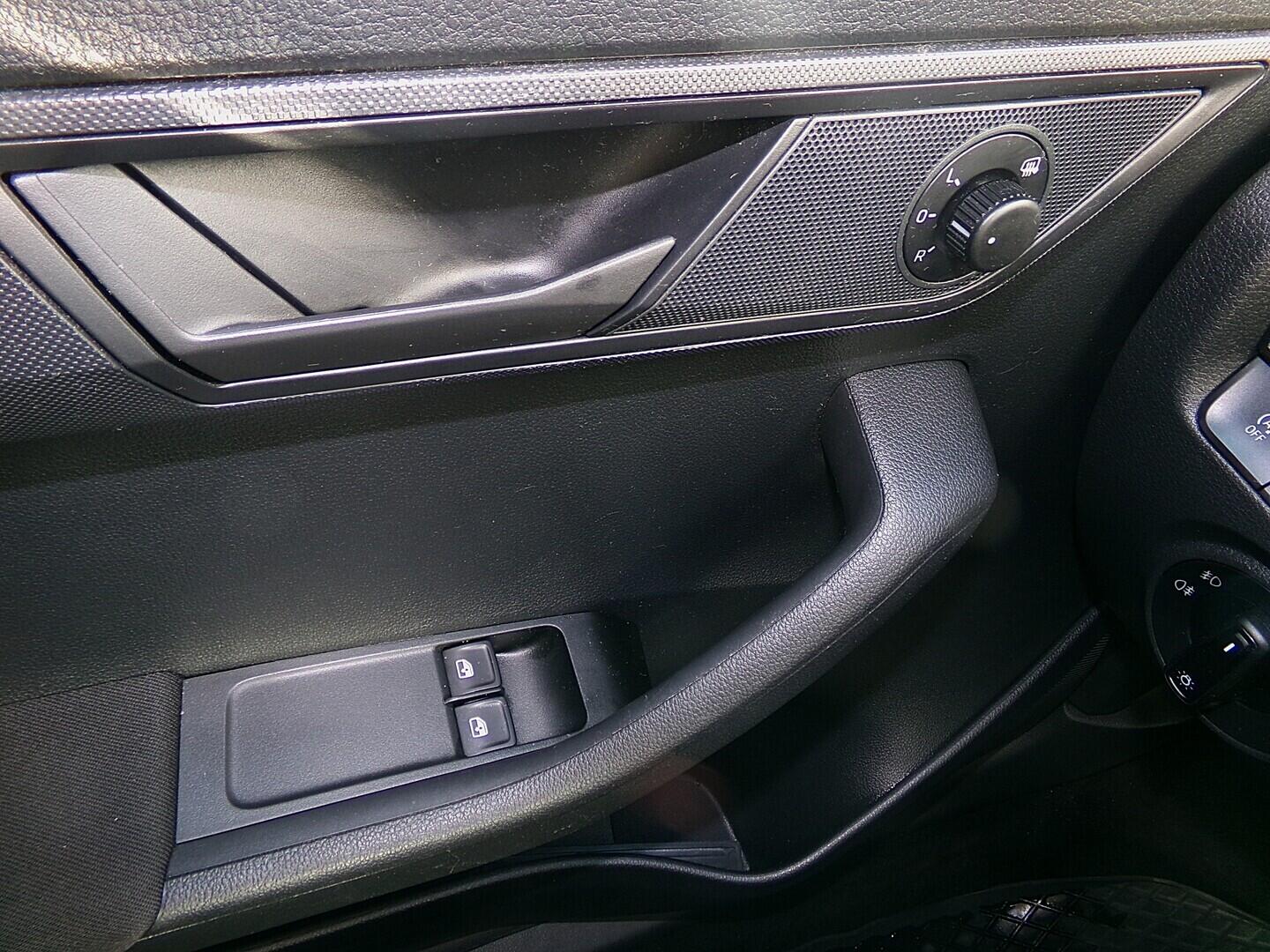 O419V08164_21.webp_FABIA Active 1.0 TSI 70 kW manuál