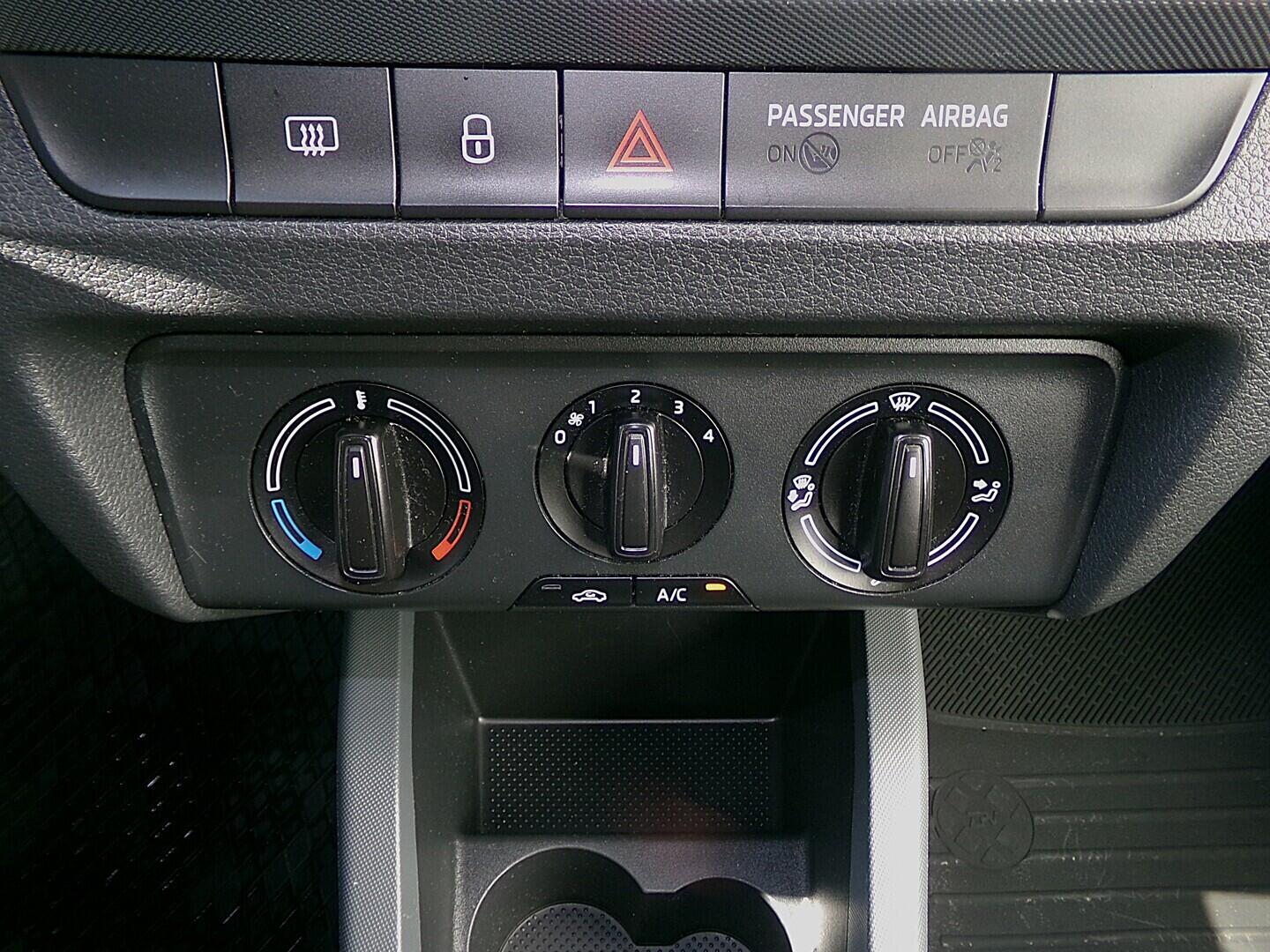 O419V08164_26.webp_FABIA Active 1.0 TSI 70 kW manuál