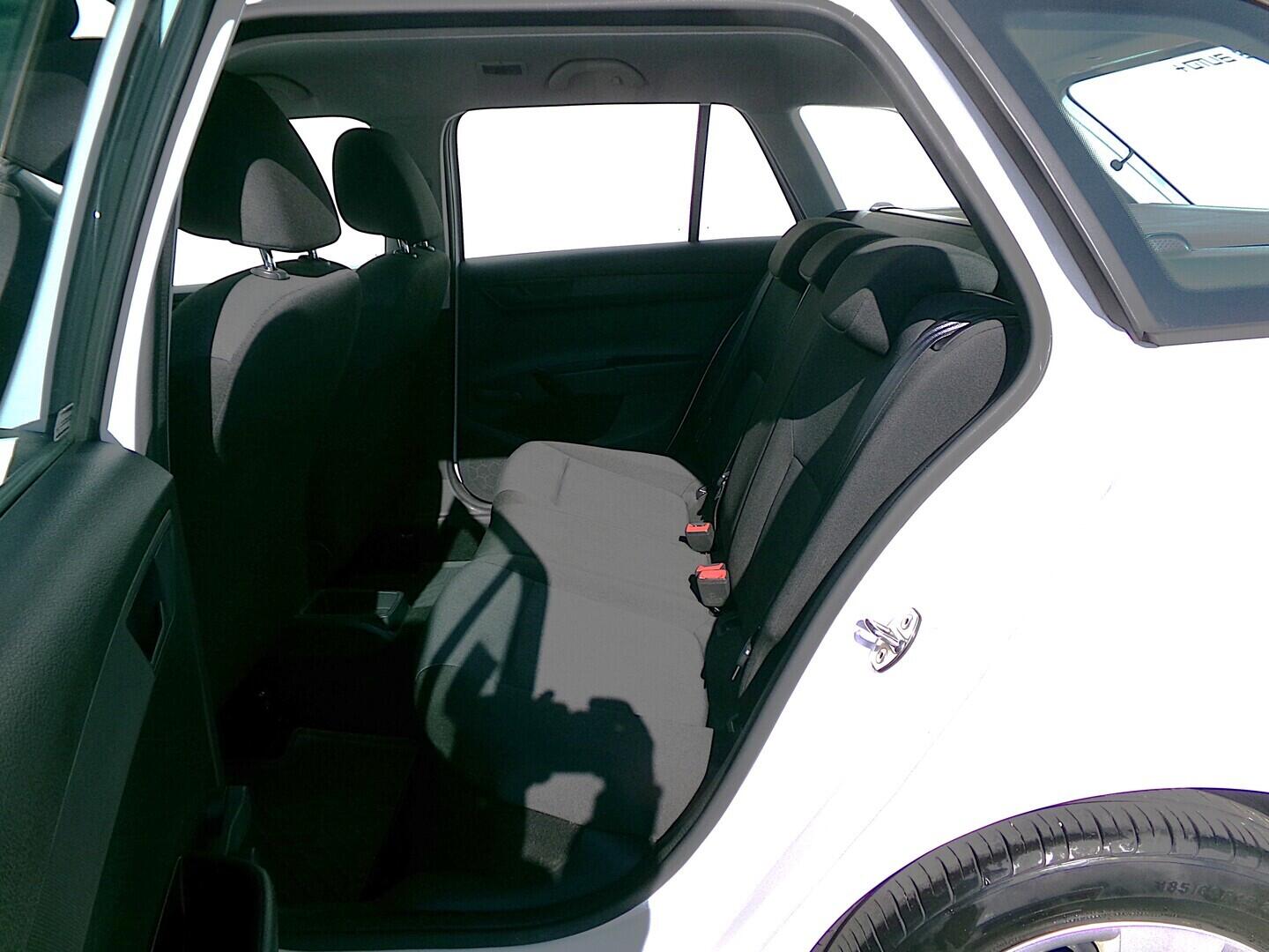 O419V08164_28.webp_FABIA Active 1.0 TSI 70 kW manuál