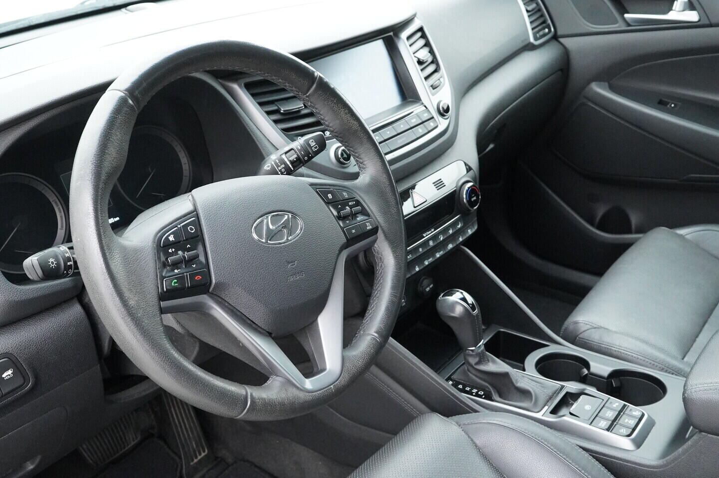 O419V08167_22.webp_TUCSON Premium 2.0  136 kW automat