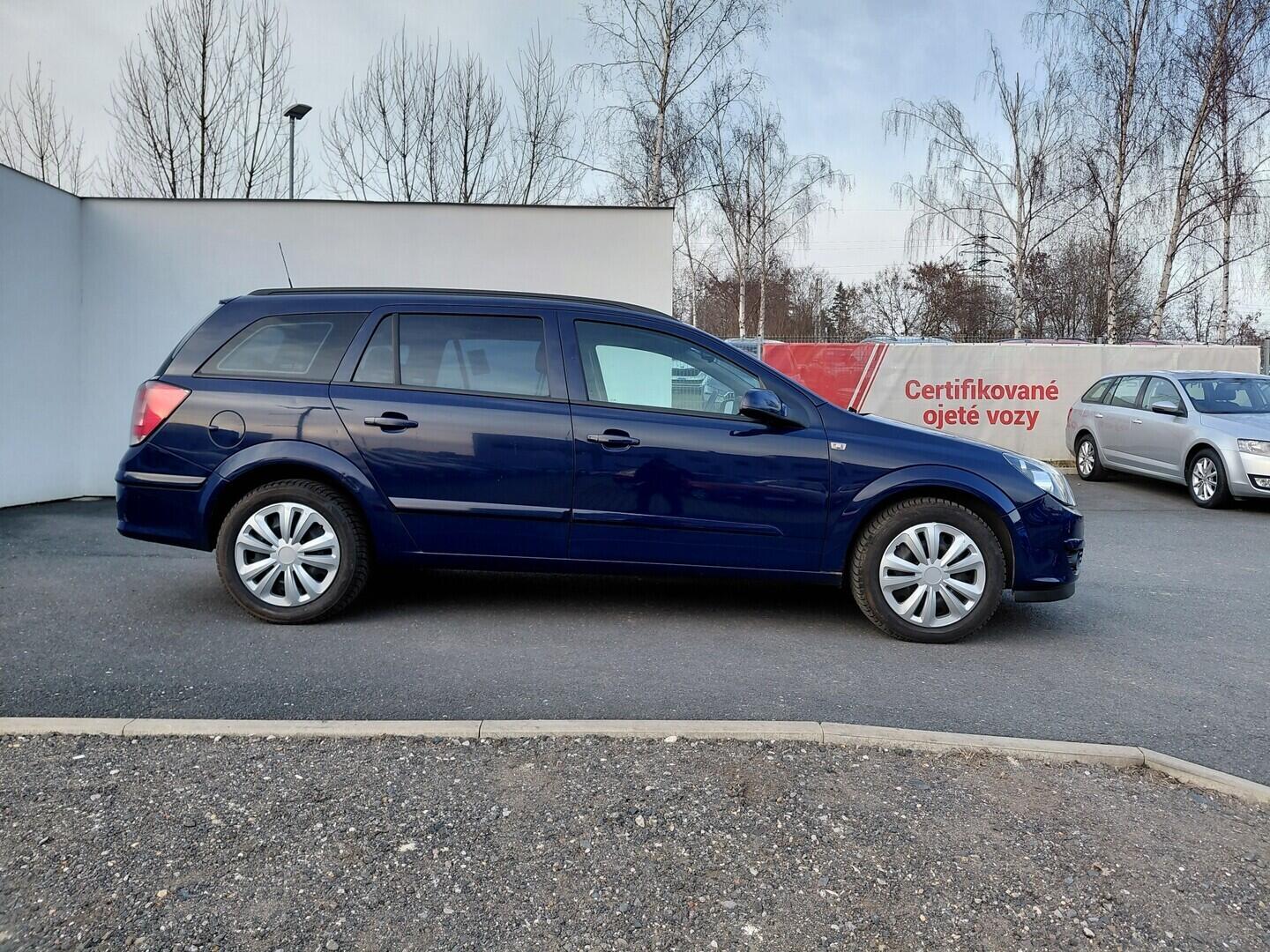 O419V08173_11.webp_ASTRA  1.7 CDTi 74 kW manuál