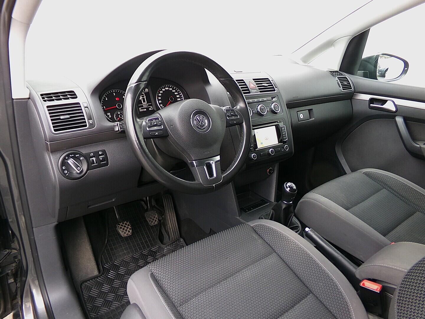 O419V08176_19.webp_TOURAN Comfortline 1.6 TDI 77 kW manuál