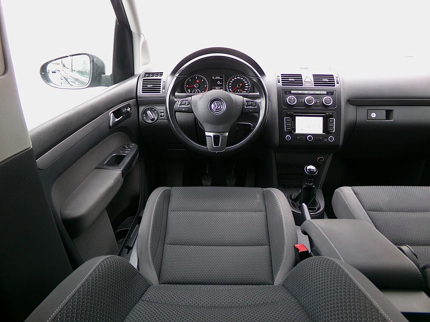 O419V08176_24.webp_TOURAN Comfortline 1.6 TDI 77 kW manuál