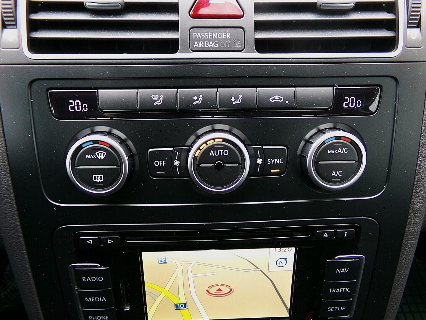 O419V08176_29.webp_TOURAN Comfortline 1.6 TDI 77 kW manuál