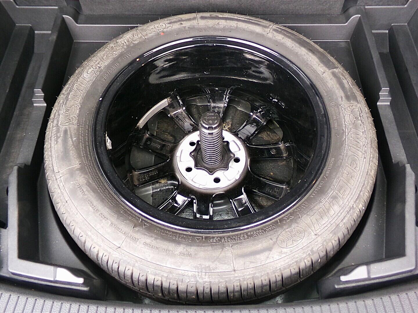 O419V08176_34.webp_TOURAN Comfortline 1.6 TDI 77 kW manuál