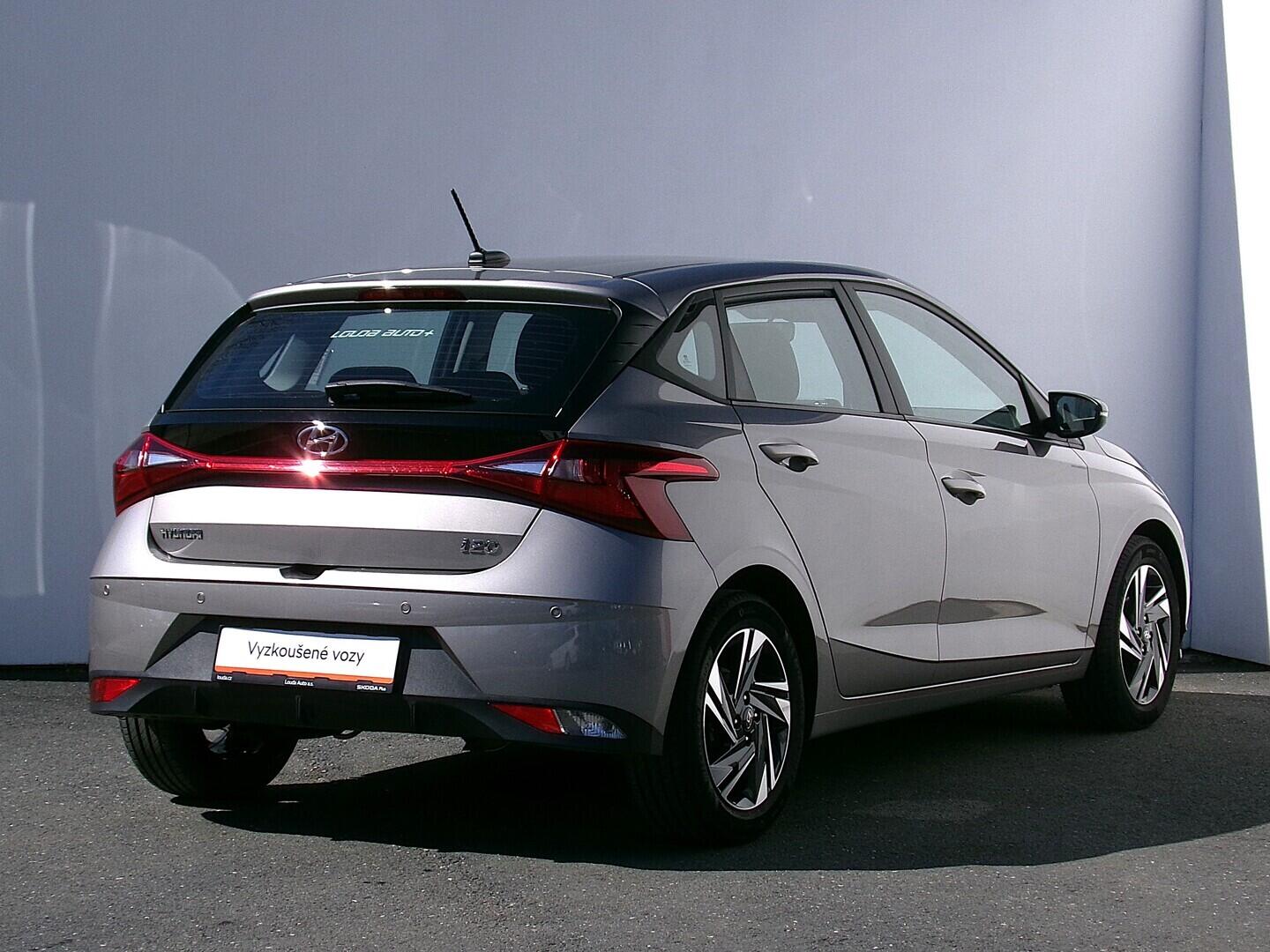 O419V08178_11.webp_I20 Comfort Club 1.2  62 kW manuál