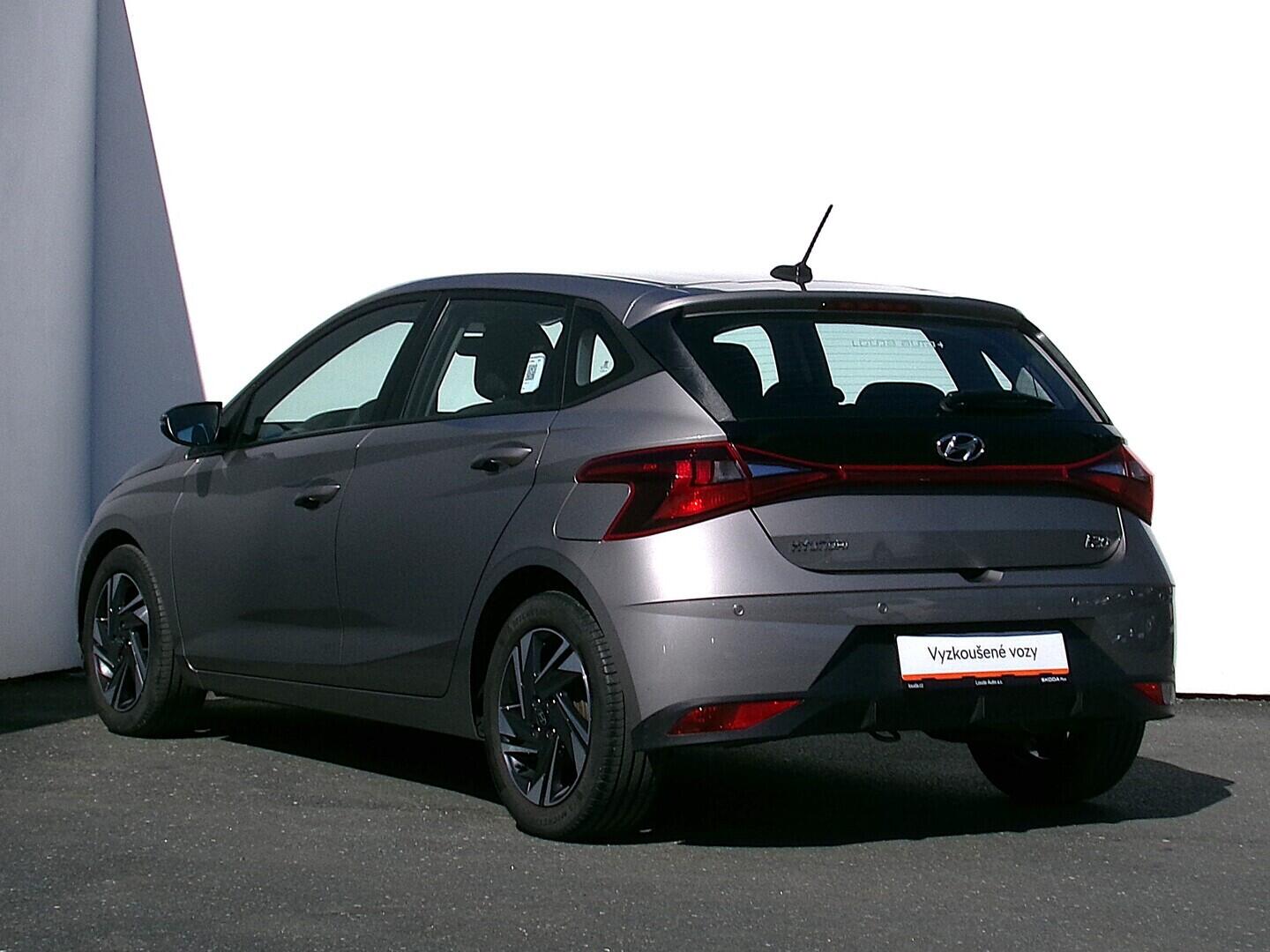 O419V08178_15.webp_I20 Comfort Club 1.2  62 kW manuál