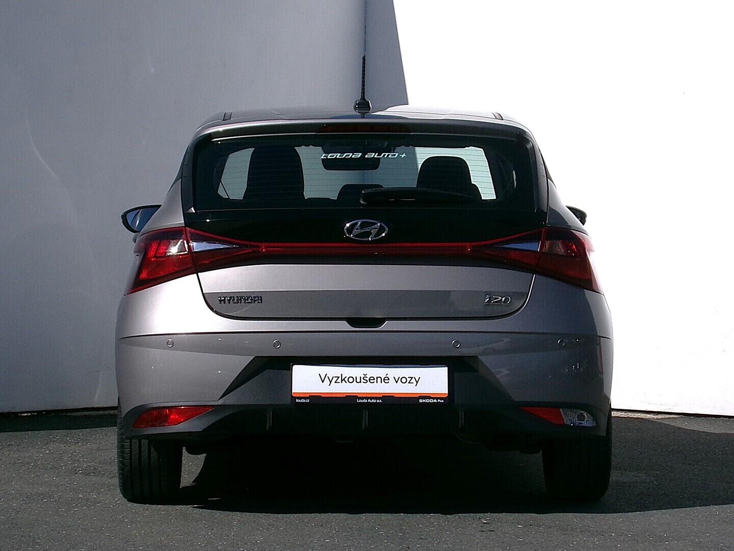 O419V08178_17.webp_I20 Comfort Club 1.2  62 kW manuál