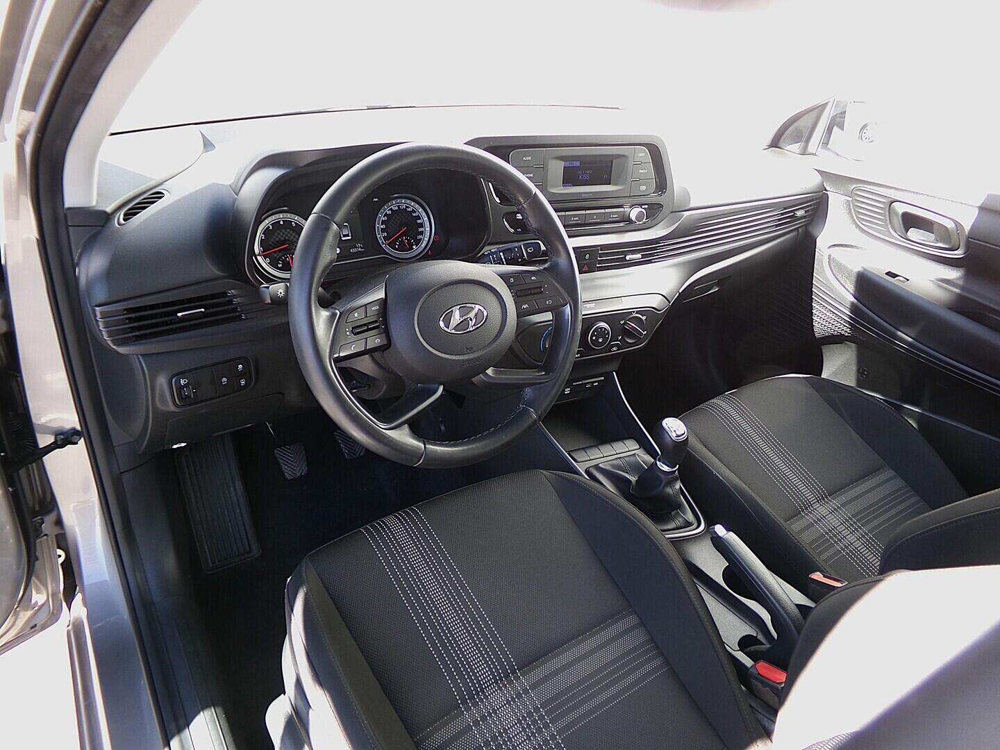 O419V08178_19.webp_I20 Comfort Club 1.2  62 kW manuál