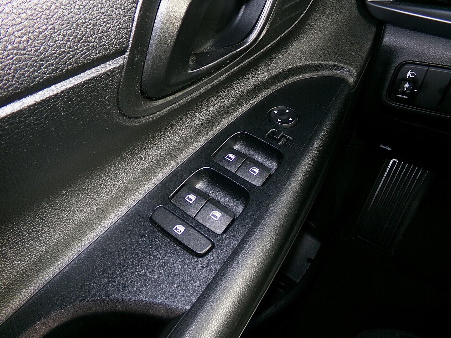 O419V08178_21.webp_I20 Comfort Club 1.2  62 kW manuál