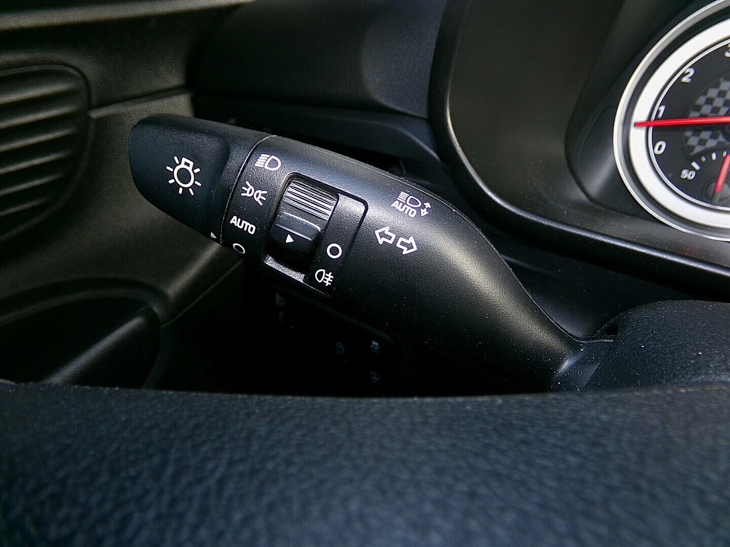 O419V08178_22.webp_I20 Comfort Club 1.2  62 kW manuál