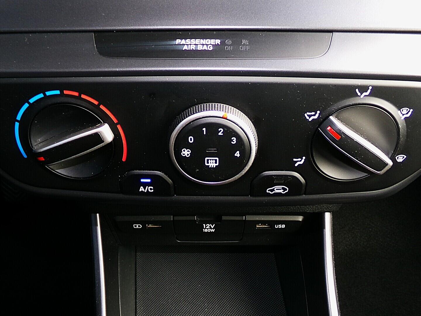 O419V08178_26.webp_I20 Comfort Club 1.2  62 kW manuál