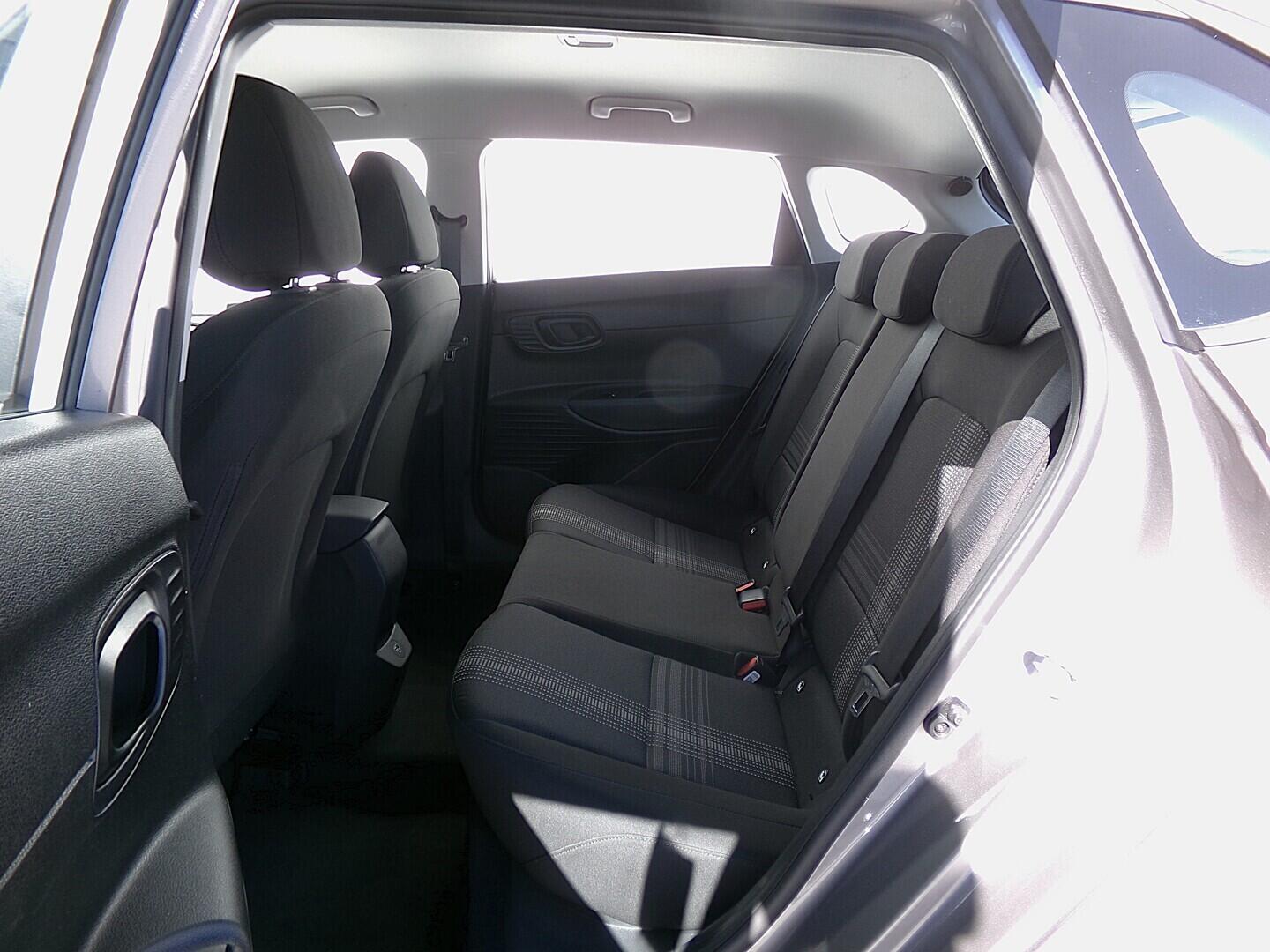 O419V08178_28.webp_I20 Comfort Club 1.2  62 kW manuál