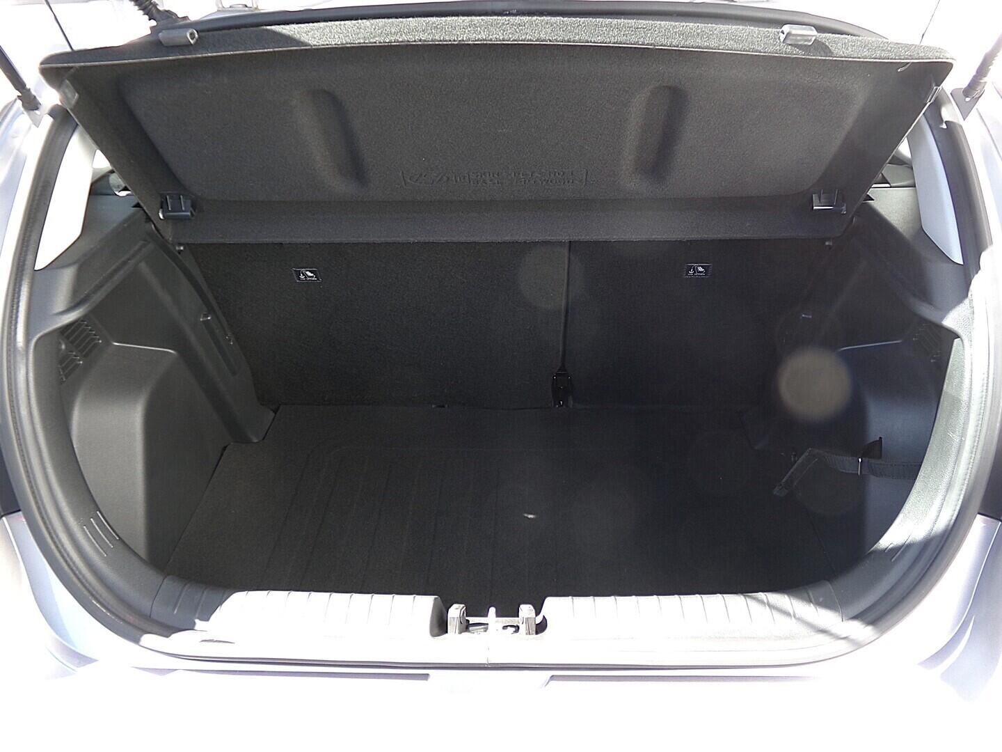 O419V08178_29.webp_I20 Comfort Club 1.2  62 kW manuál