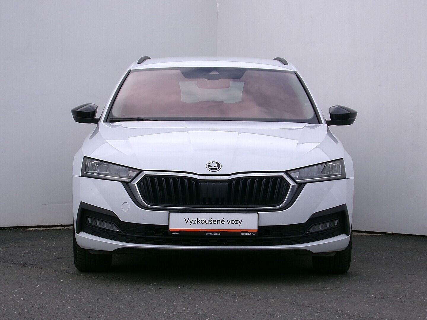 O419V08179_13.webp_OCTAVIA Ambition 1.5 TSI 110 kW manuál, DPH