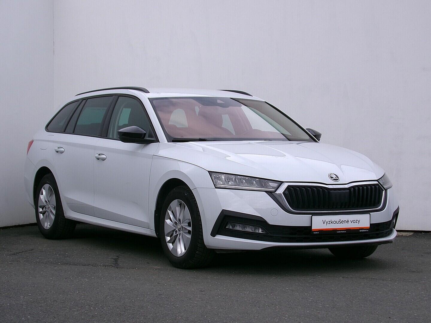 O419V08179_14.webp_OCTAVIA Ambition 1.5 TSI 110 kW manuál, DPH