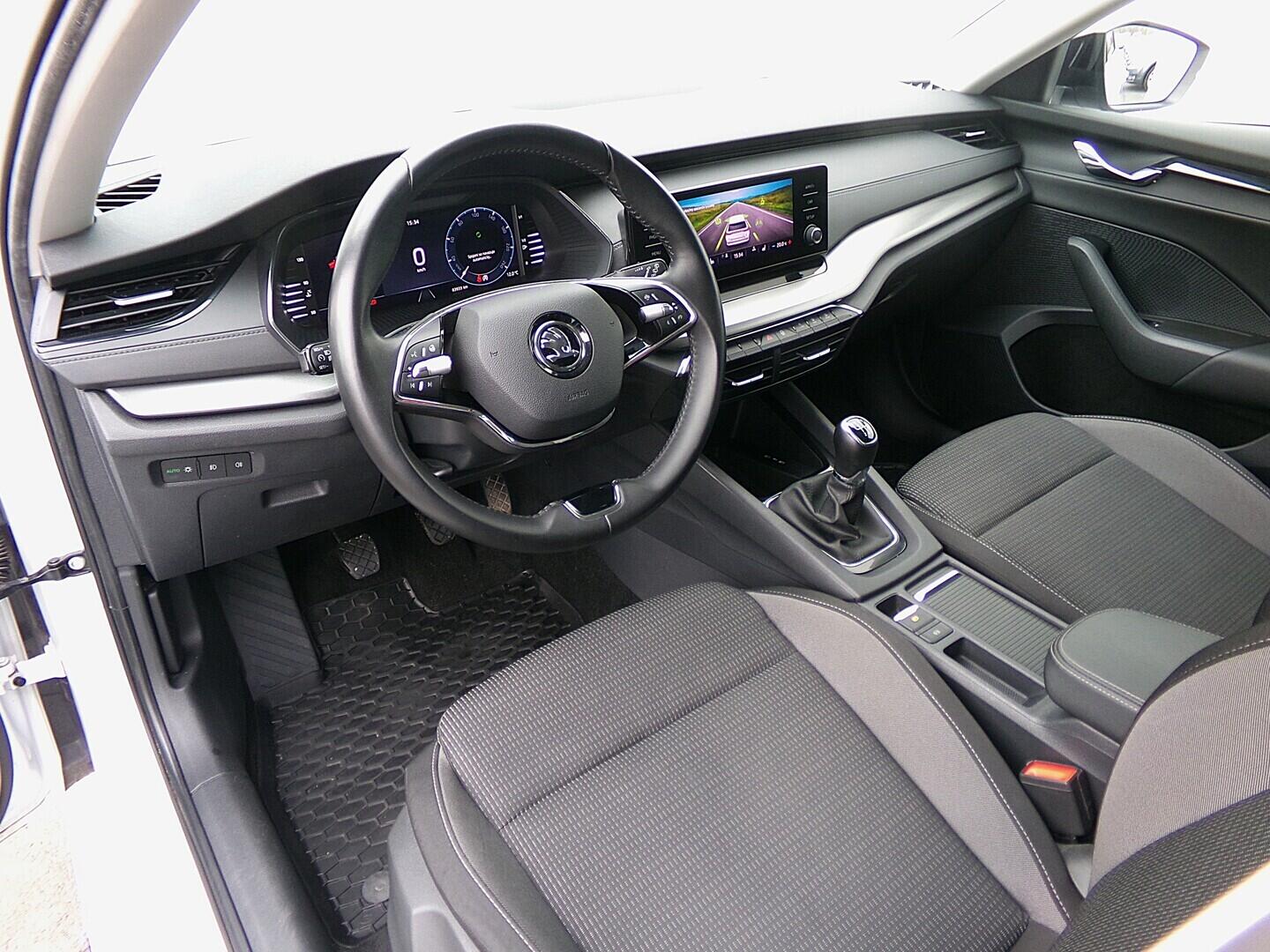 O419V08179_19.webp_OCTAVIA Ambition 1.5 TSI 110 kW manuál, DPH