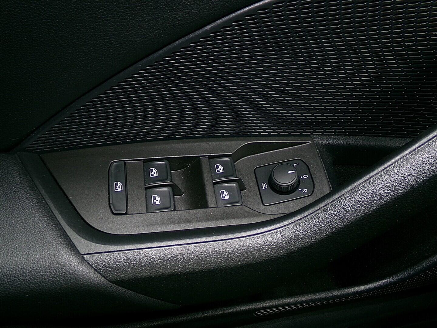 O419V08179_21.webp_OCTAVIA Ambition 1.5 TSI 110 kW manuál, DPH