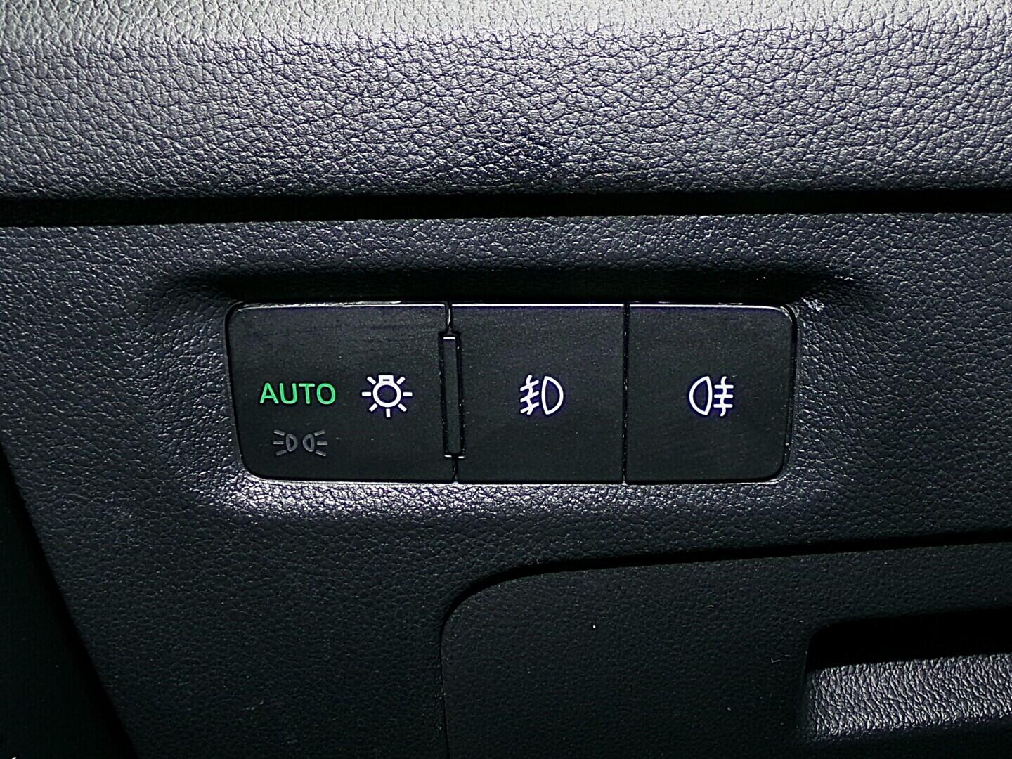 O419V08179_22.webp_OCTAVIA Ambition 1.5 TSI 110 kW manuál, DPH