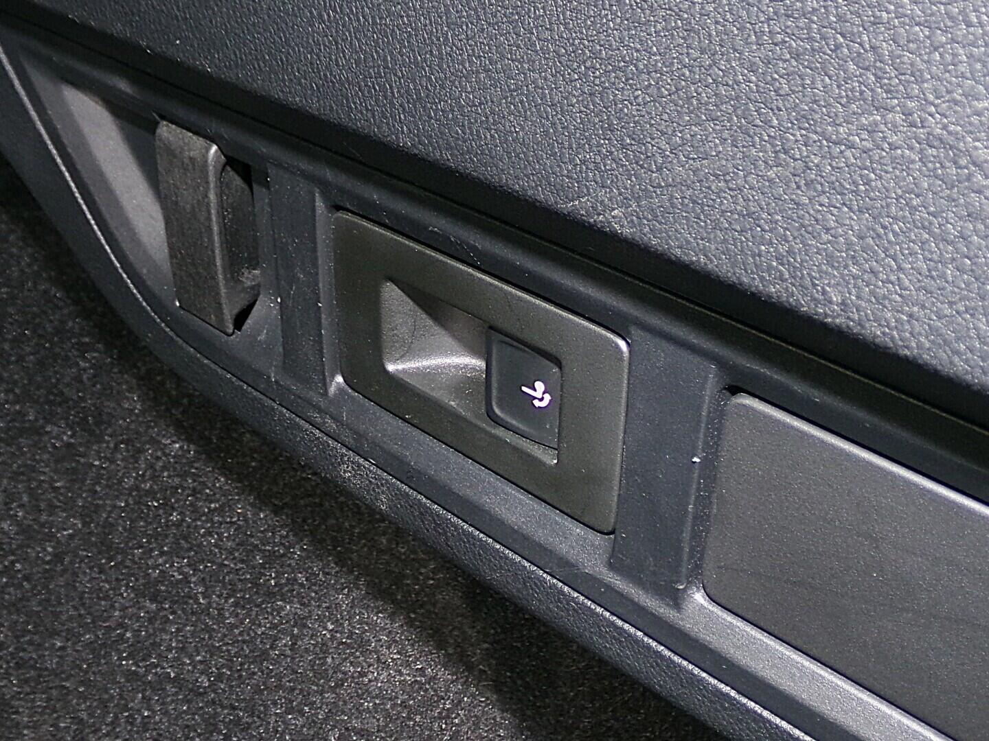 O419V08179_32.webp_OCTAVIA Ambition 1.5 TSI 110 kW manuál, DPH