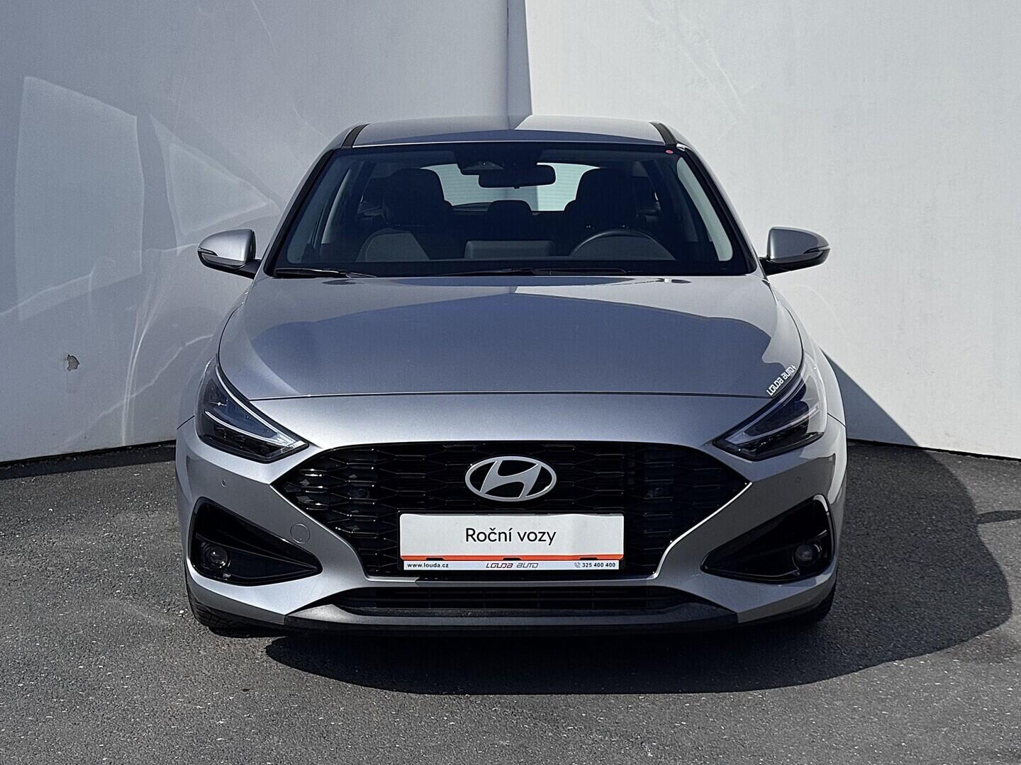 O419V08181_13.webp_I30 Start 1.0  74 kW manuál, DPH