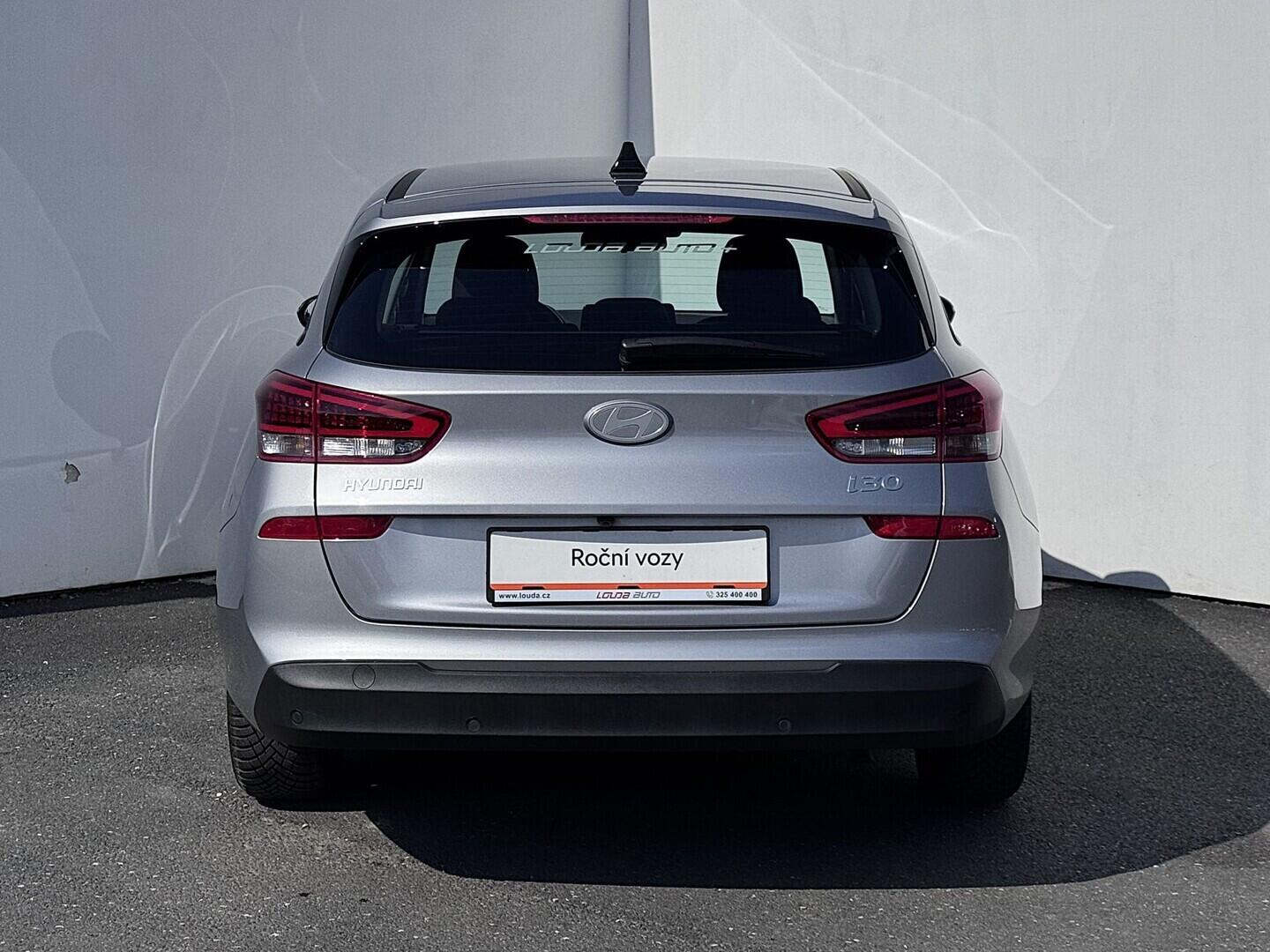 O419V08181_17.webp_I30 Start 1.0  74 kW manuál, DPH