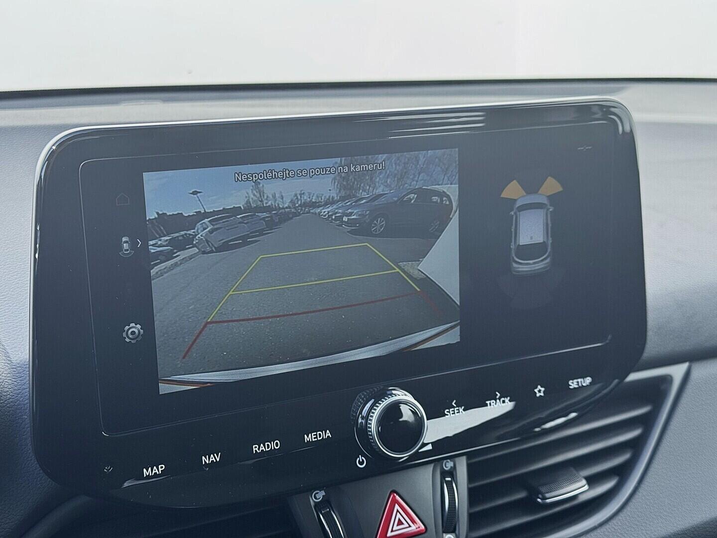 O419V08181_27.webp_I30 Start 1.0  74 kW manuál, DPH