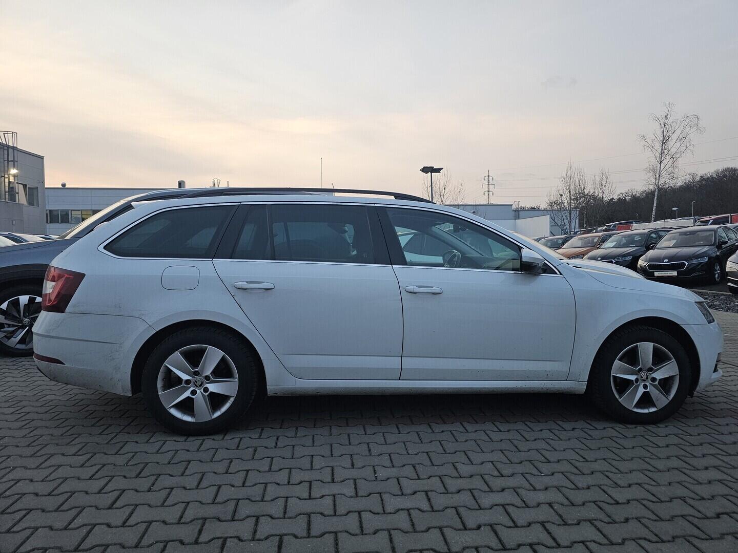 O419V08182_12.webp_OCTAVIA Style 1.5 TSI 110 kW manuál