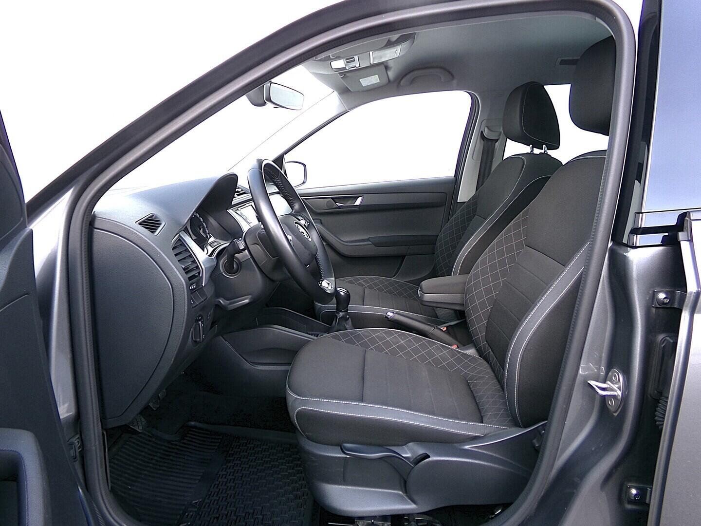 O419V08186_20.webp_FABIA Ambition 1.0 TSI 70 kW manuál, DPH