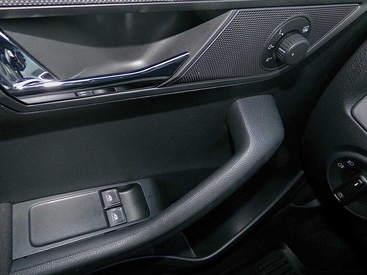 O419V08186_21.webp_FABIA Ambition 1.0 TSI 70 kW manuál, DPH