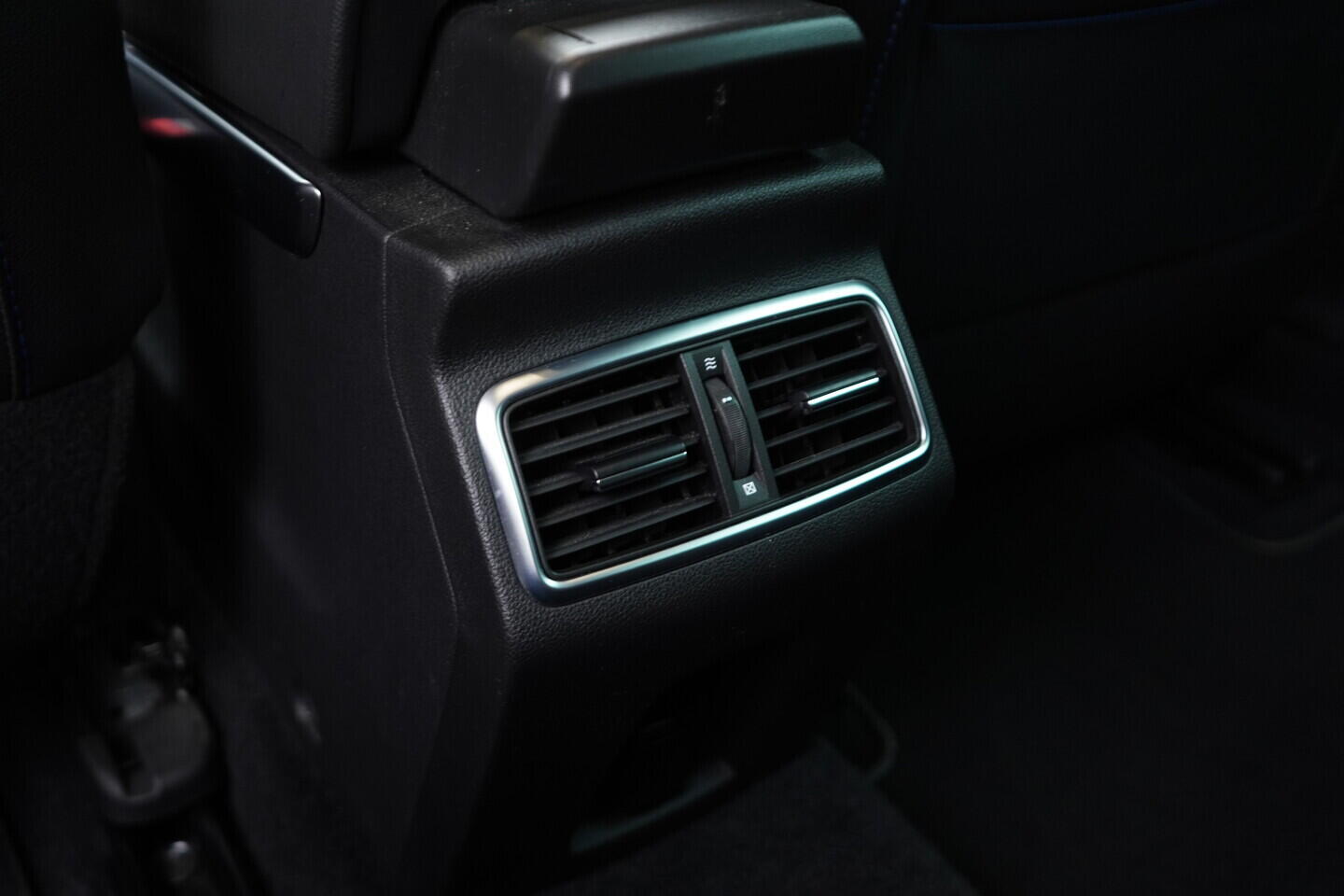 O419V08188_36.webp_MÉGANE GT-Line 1.3  120 kW automat