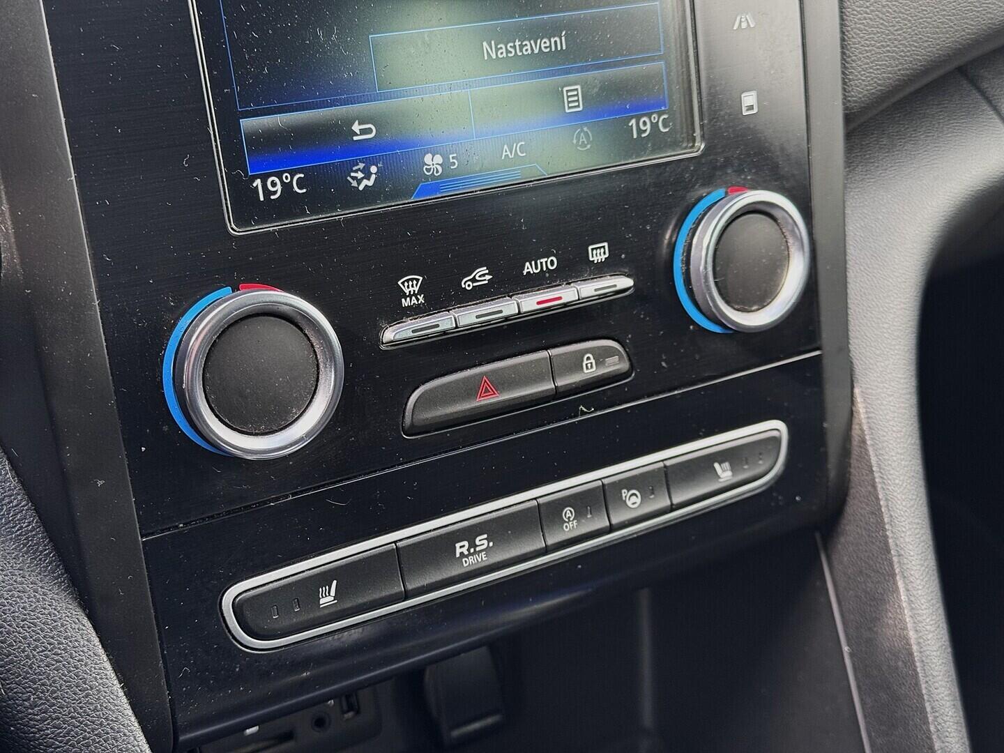 O419V08190_28.webp_MÉGANE GT 1.6 TCe 165 kW automat, DPH