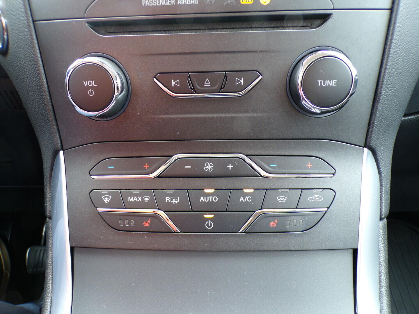 O419V08193_29.webp_S-MAX Titanium 4X4 2.0 TDCi 110 kW manuál