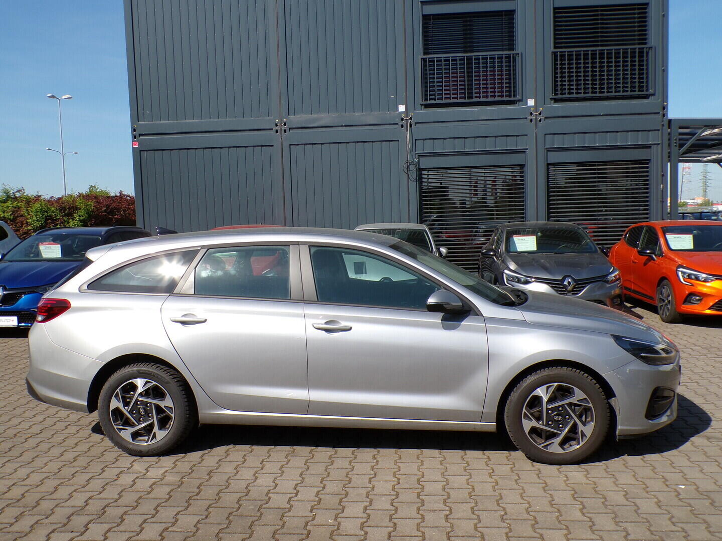 O419V08194_13.webp_I30 Comfort 1.0 T-GDI 74 kW manuál, DPH