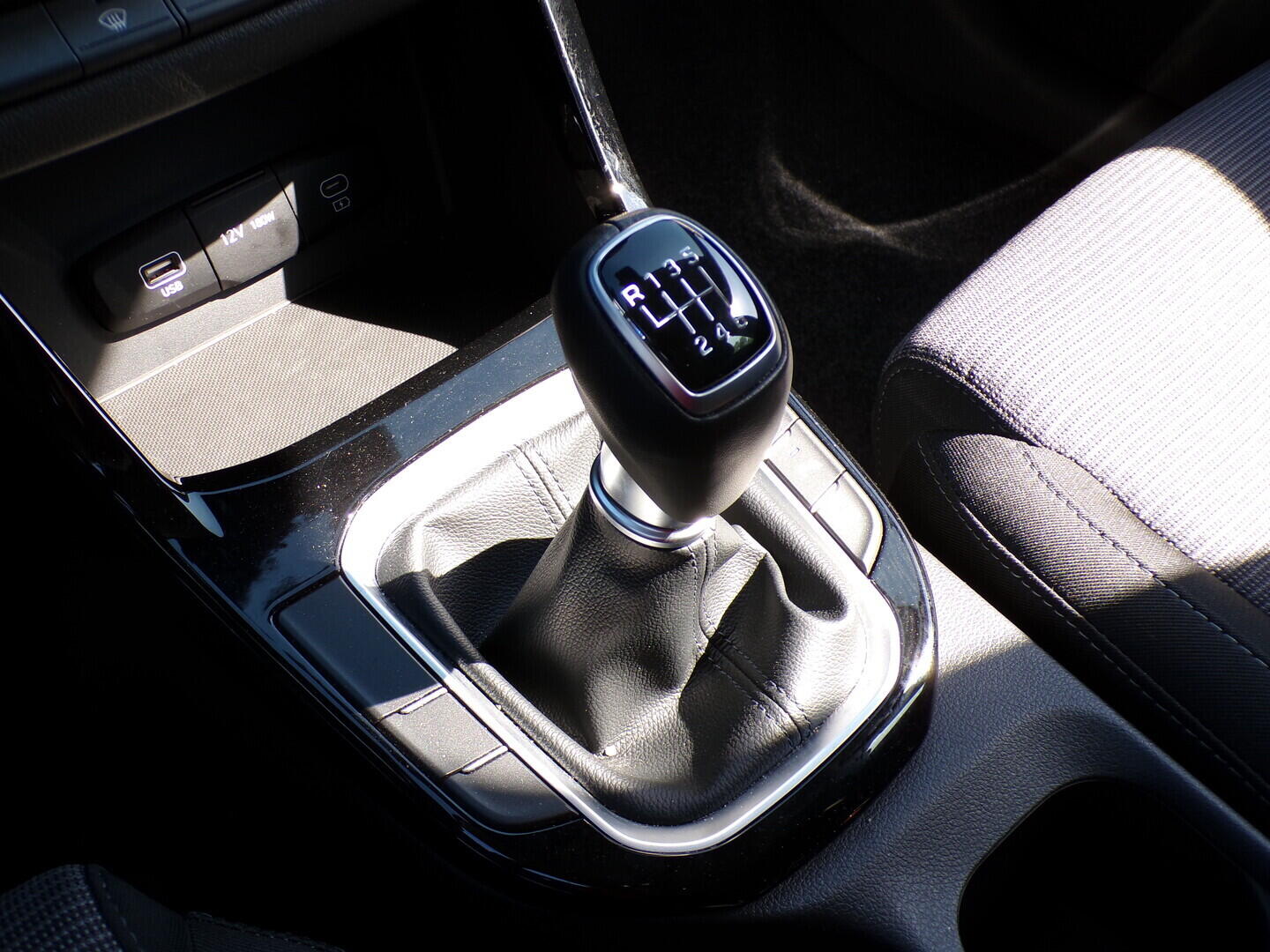 O419V08194_31.webp_I30 Comfort 1.0 T-GDI 74 kW manuál, DPH