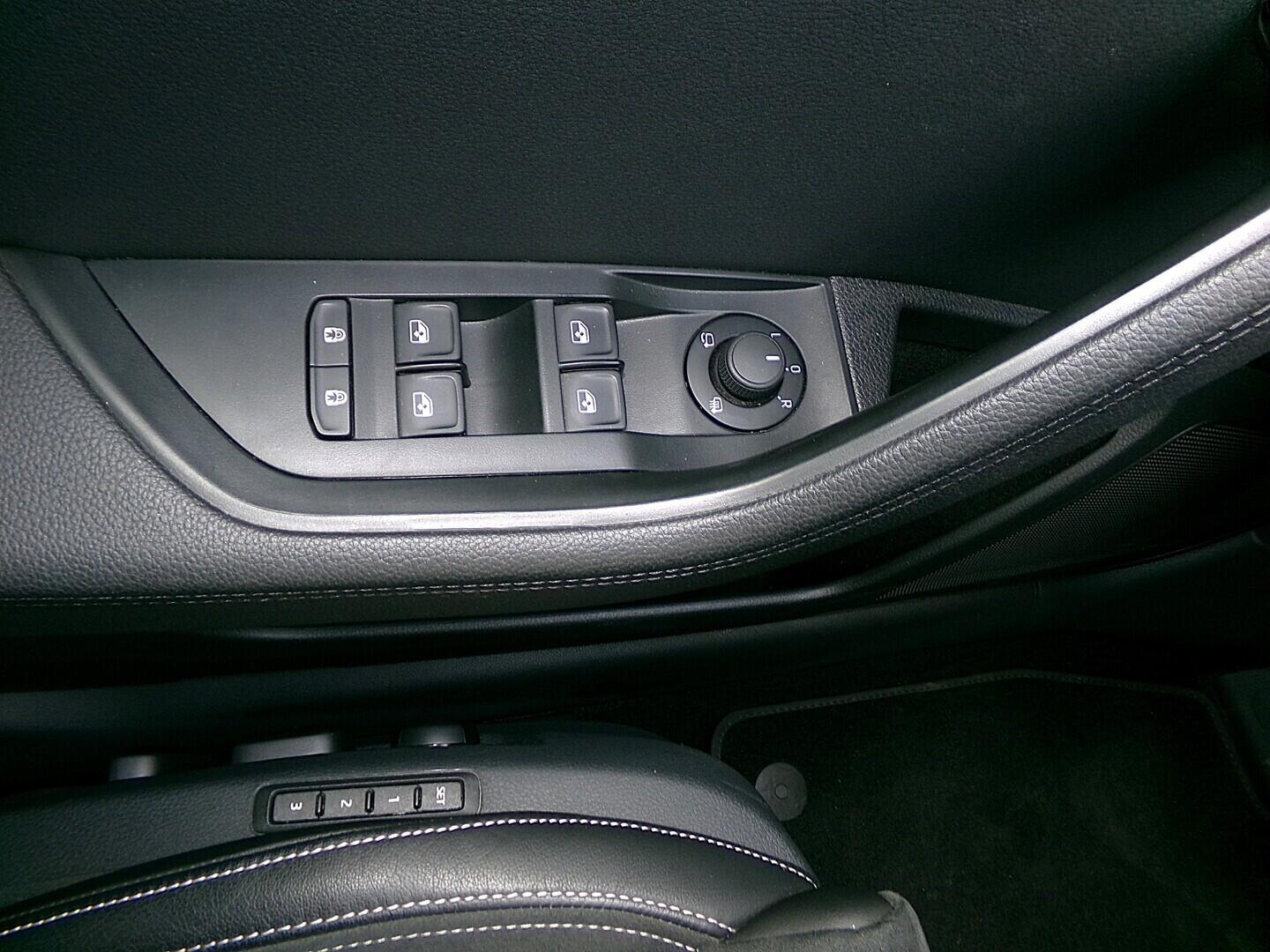 O419V08195_21.webp_SUPERB Style 2.0 TDI 110 kW automat, DPH