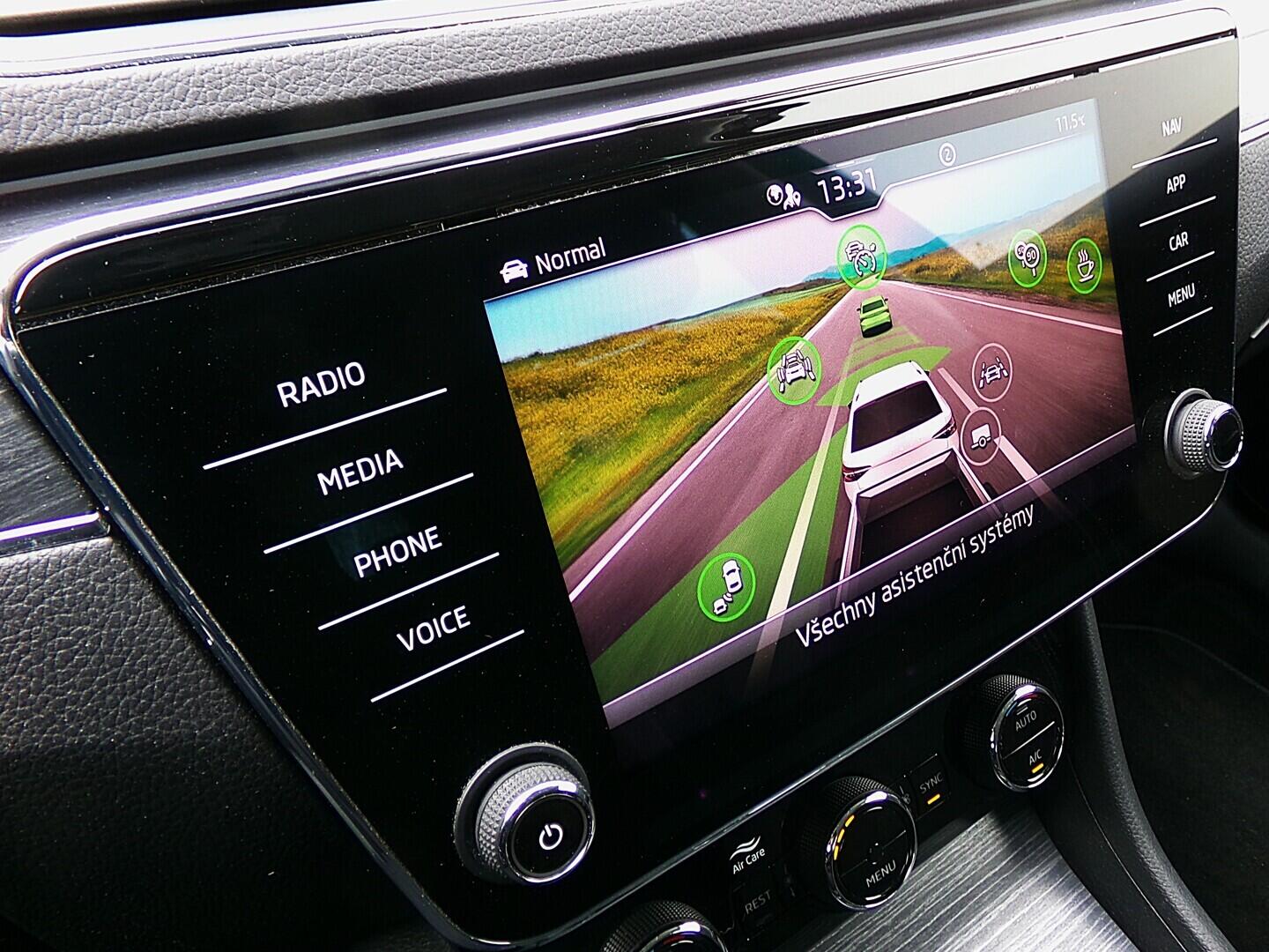 O419V08195_28.webp_SUPERB Style 2.0 TDI 110 kW automat, DPH