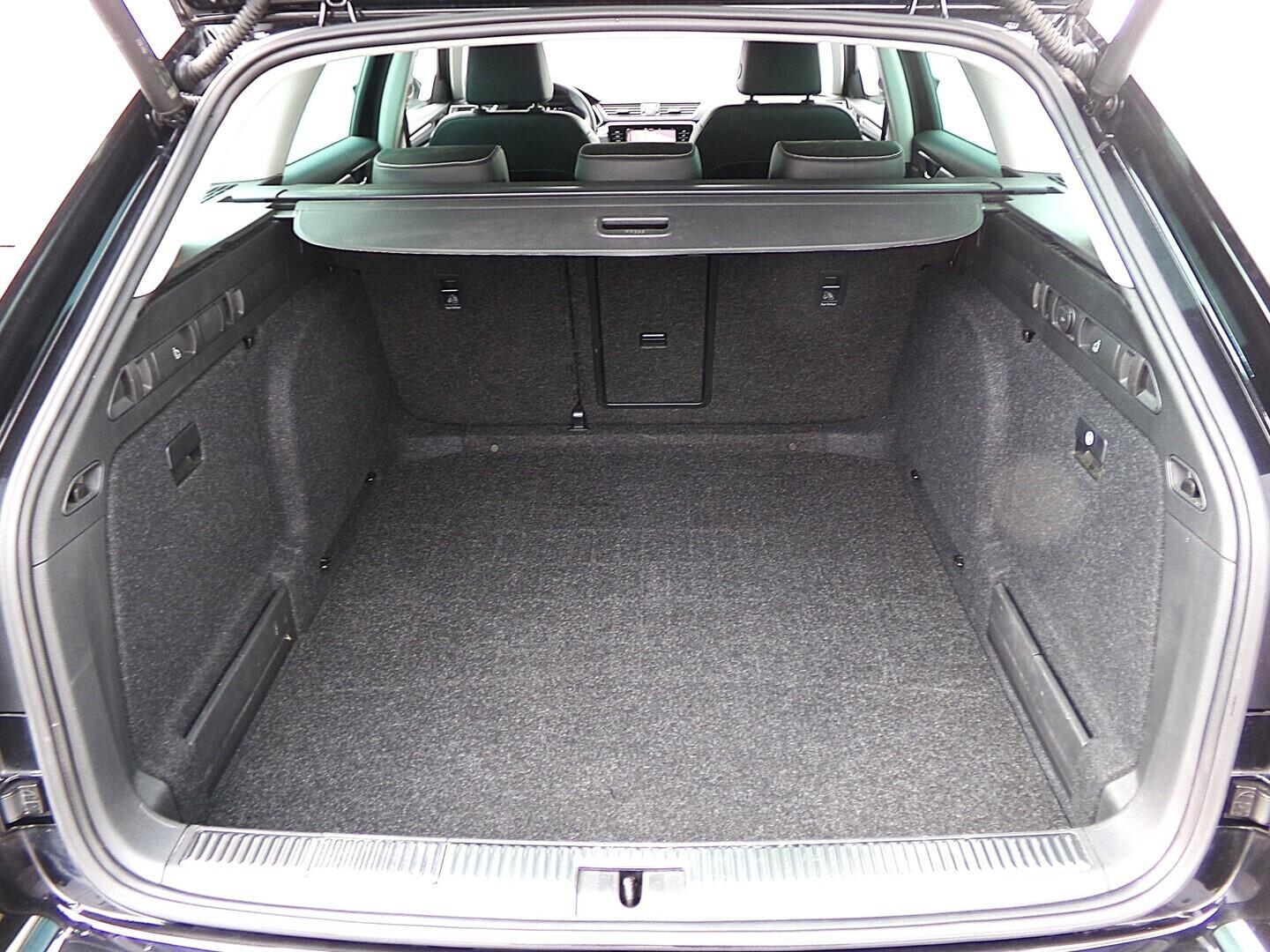 O419V08195_35.webp_SUPERB Style 2.0 TDI 110 kW automat, DPH